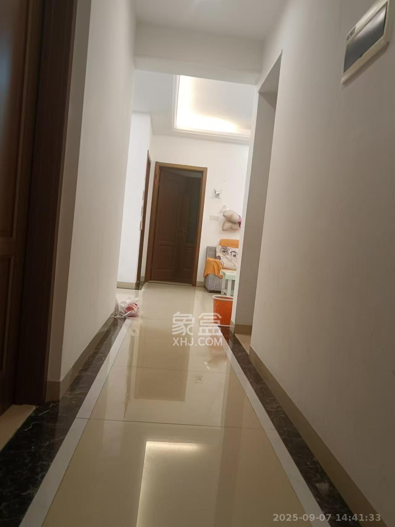 旺德府恺悦国际  3室2厅2卫    2200.0元/月室内图