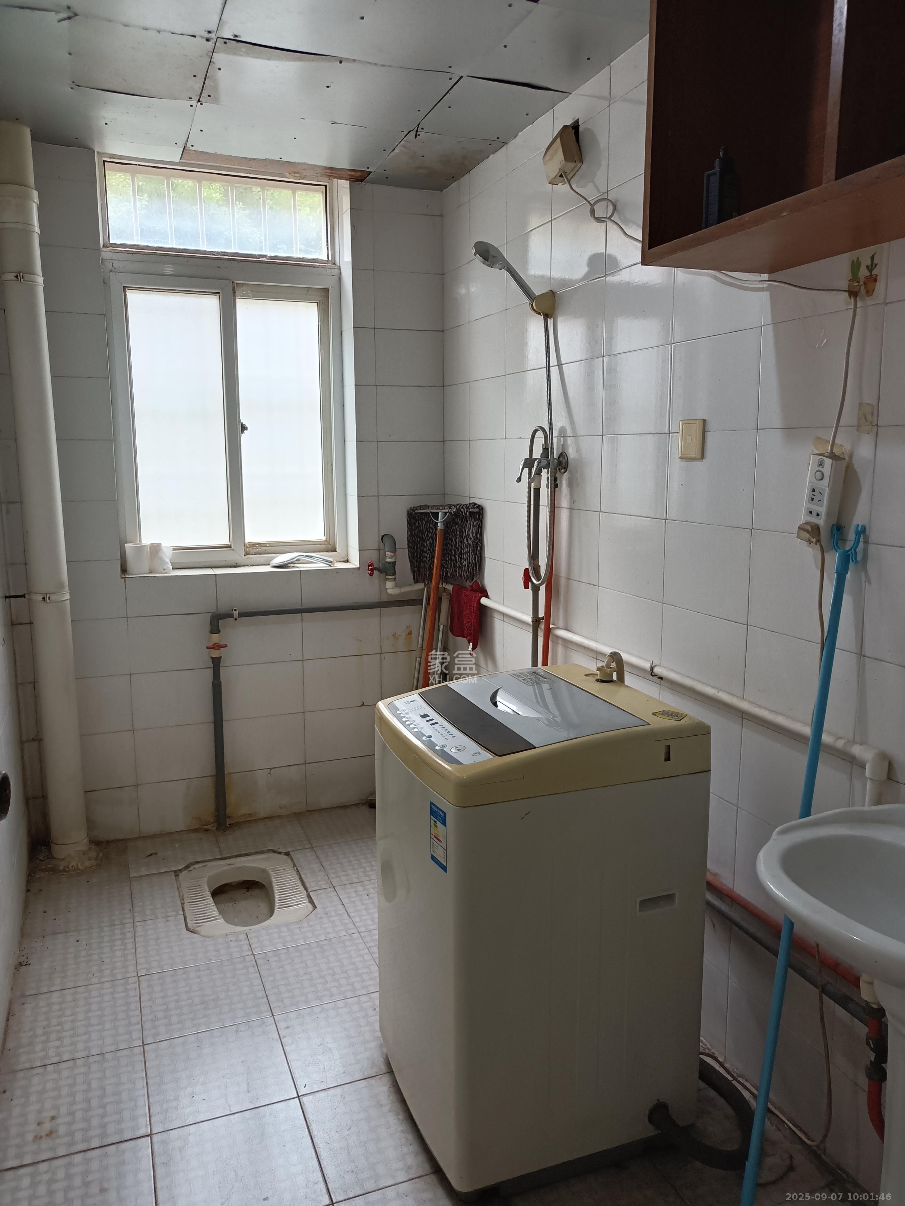 红星农博住宅小区(佳英农博小区)  3室1厅2卫    2200.0元/月 红星农博住宅小区(佳英农博小区)  3室1厅2卫    2200.0元/月室内图