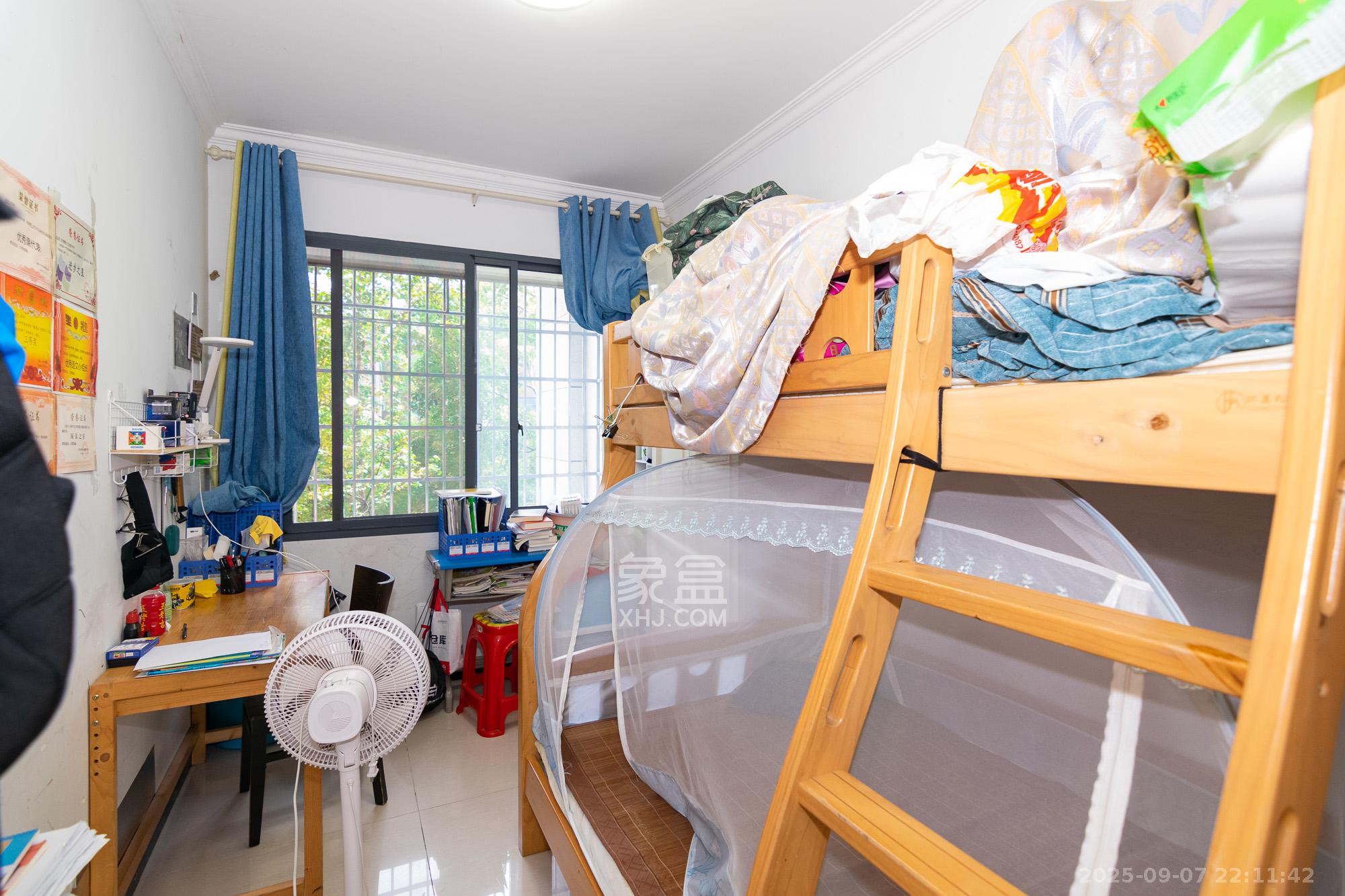 联诚现代城  3室2厅1卫    51.8万卧室