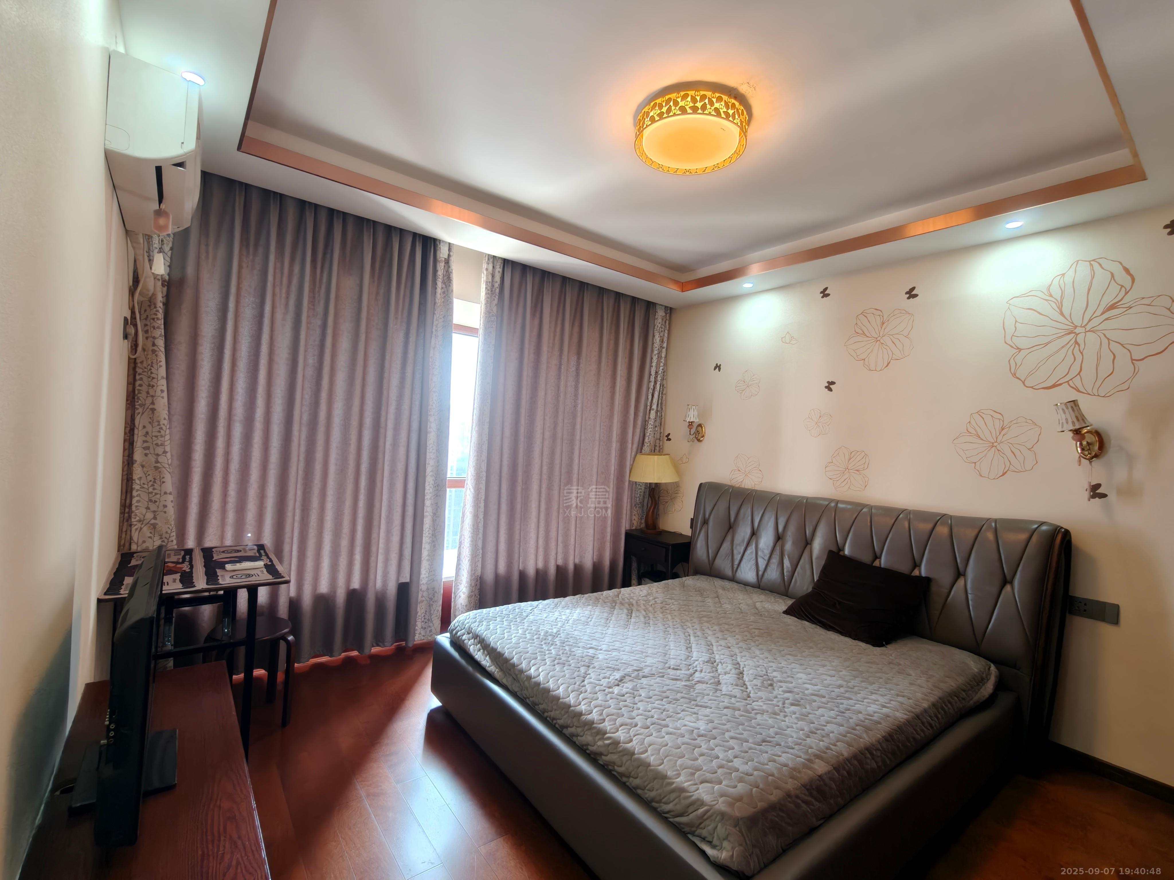 奥园养生城 4室2厅2卫 3000.0元/月 奥园养生城 4室2厅2卫 3000.0元/月室内图