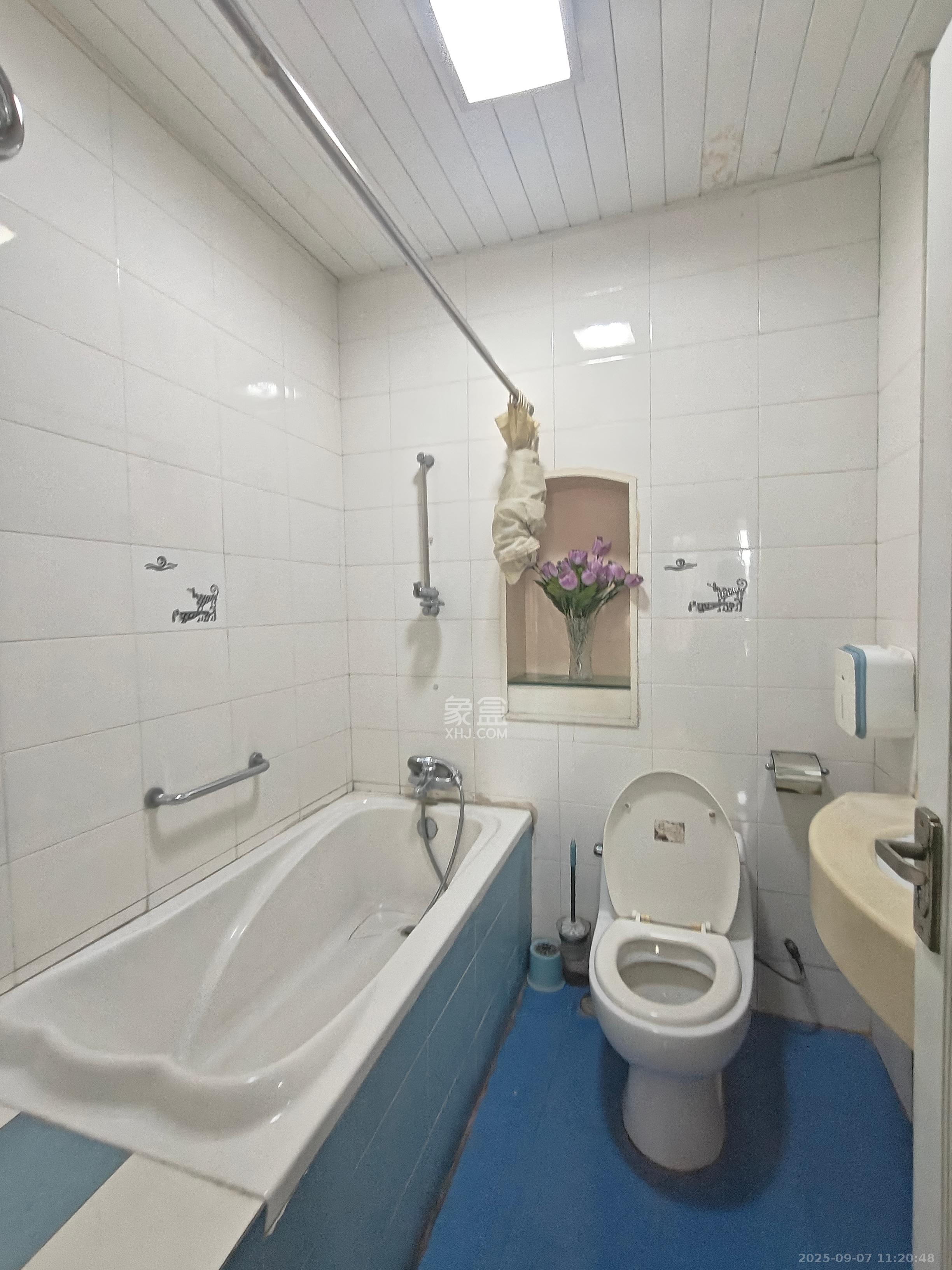 佳润新城(佳润新都)  3室2厅2卫    3300.0元/月 佳润新城(佳润新都)  3室2厅2卫    3300.0元/月室内图