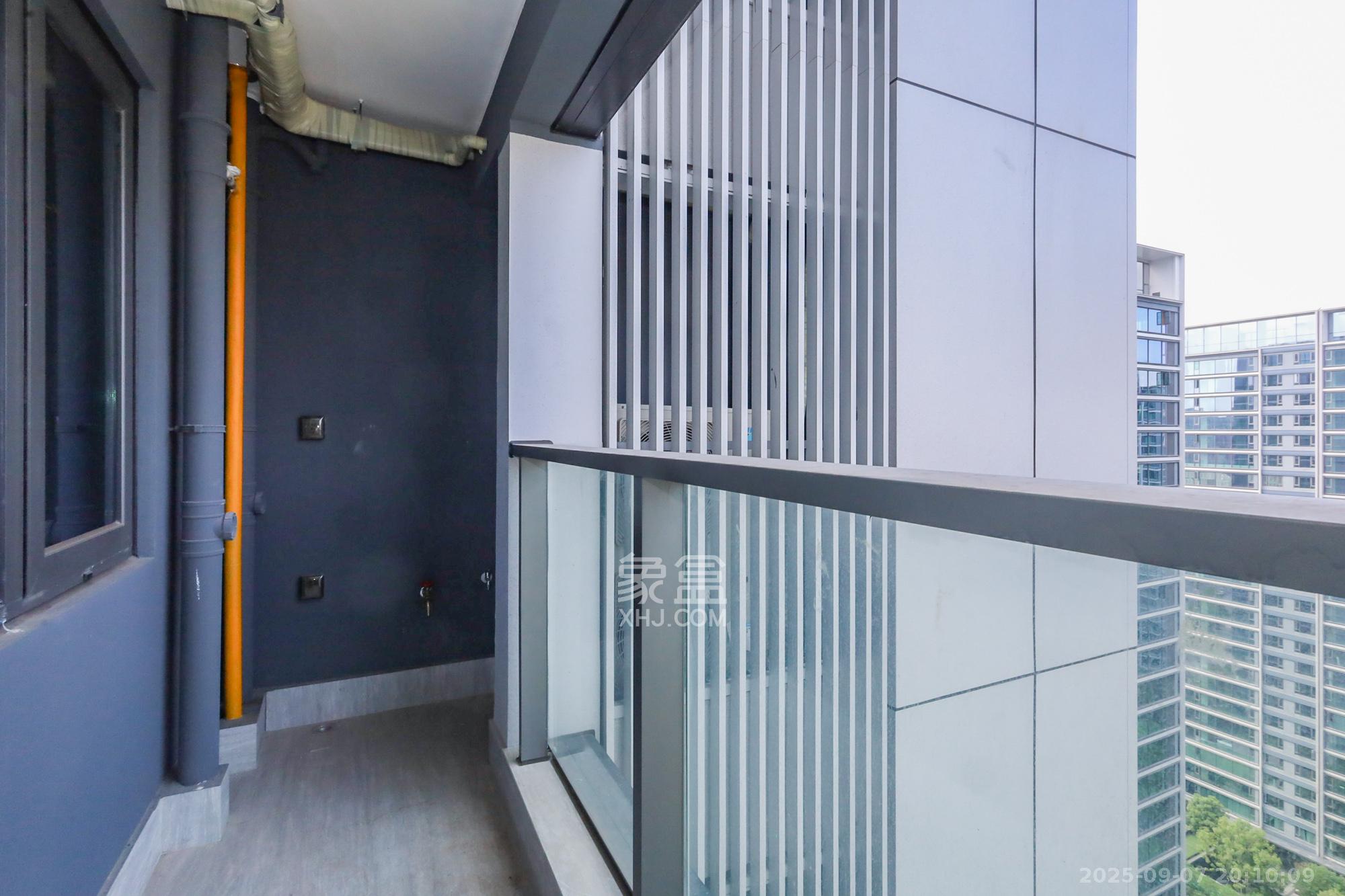 招商蛇口滨江境 4室2厅2卫 398.0万 招商蛇口滨江境 4室2厅2卫 398.0万阳台