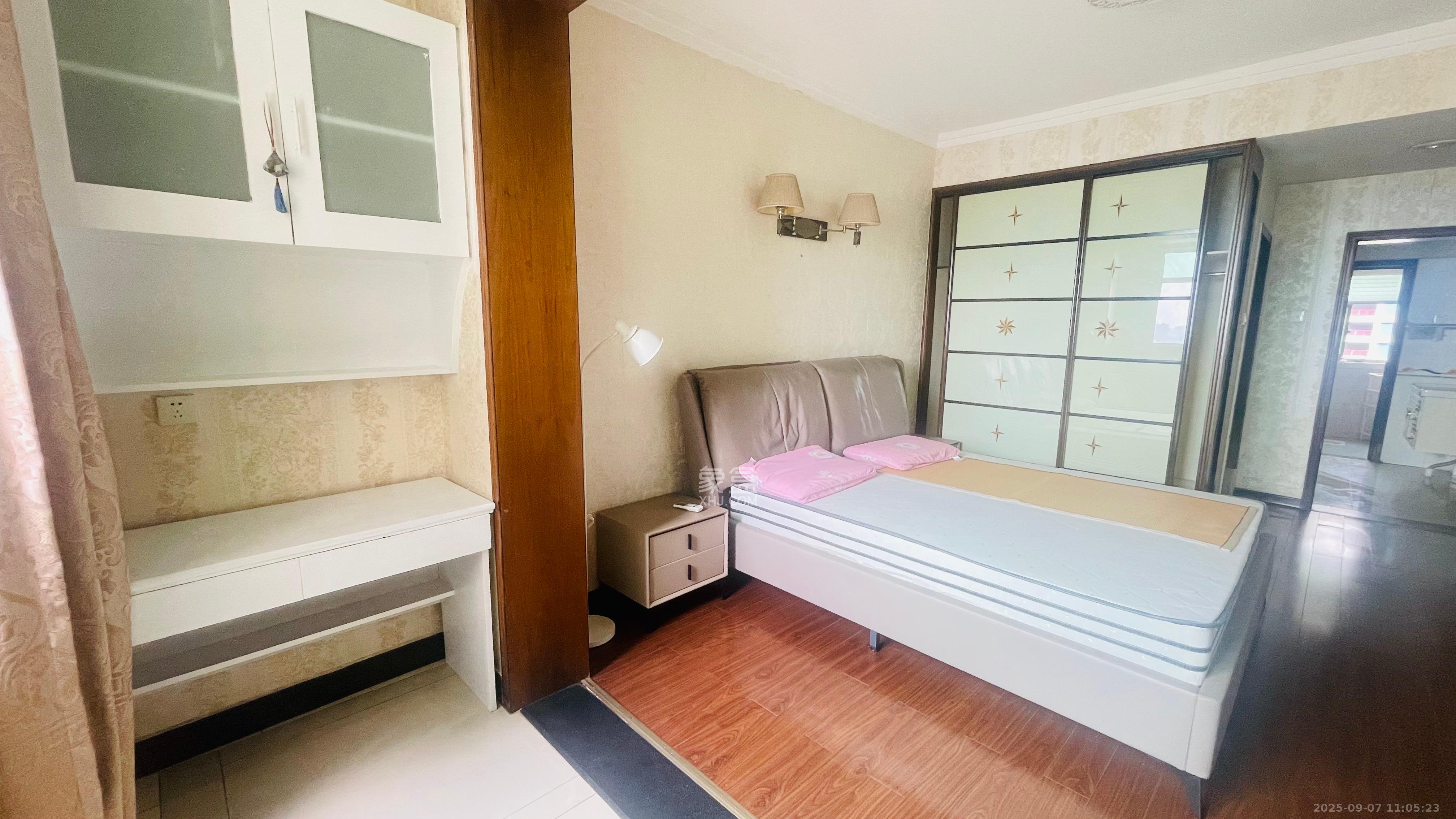 莲湖大厦 1室0厅0卫 2600.0元/月 莲湖大厦 1室0厅0卫 2600.0元/月室内图