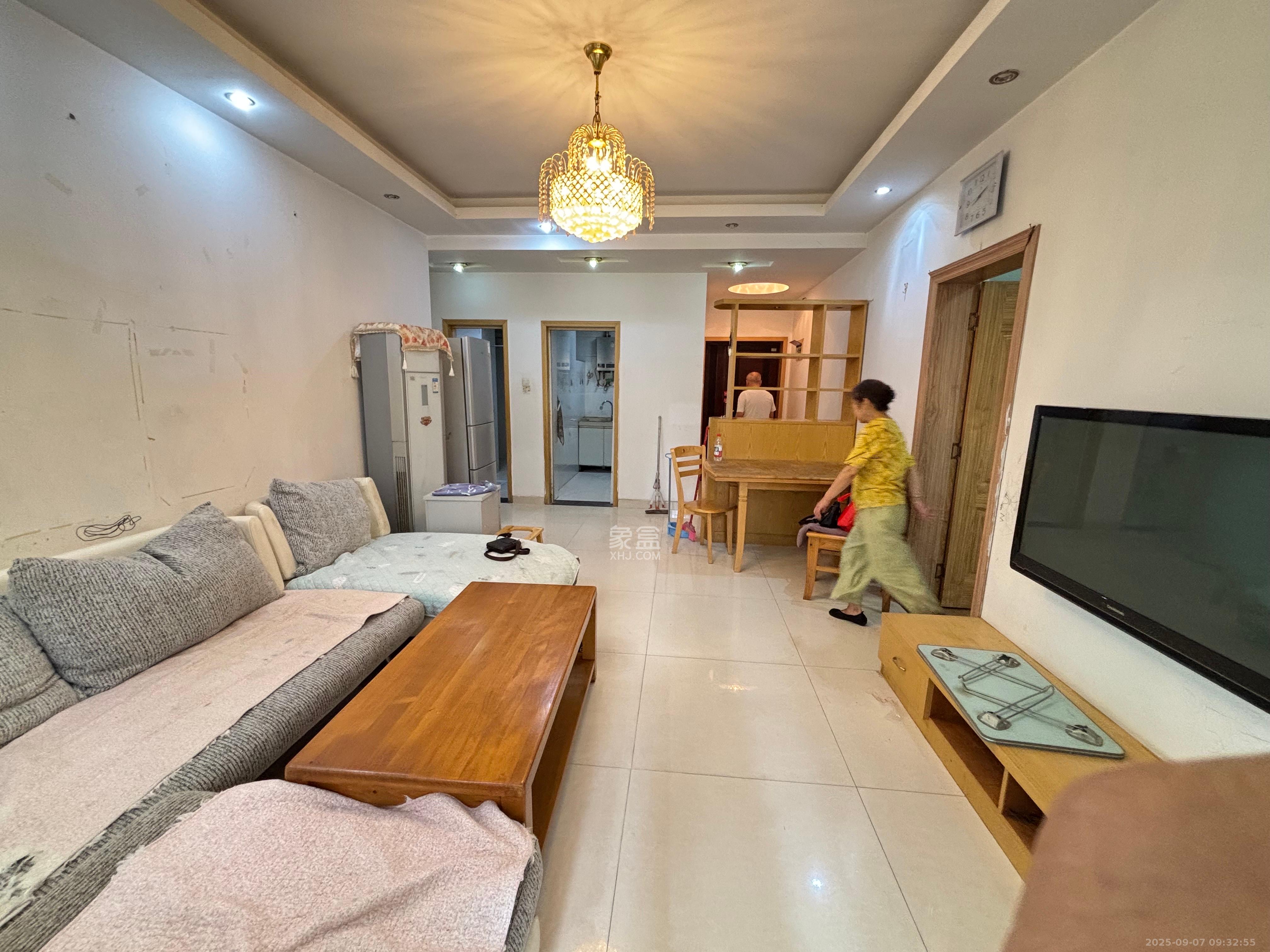 岳泰理想城 3室2厅1卫 2800.0元/月 岳泰理想城 3室2厅1卫 2800.0元/月室内图