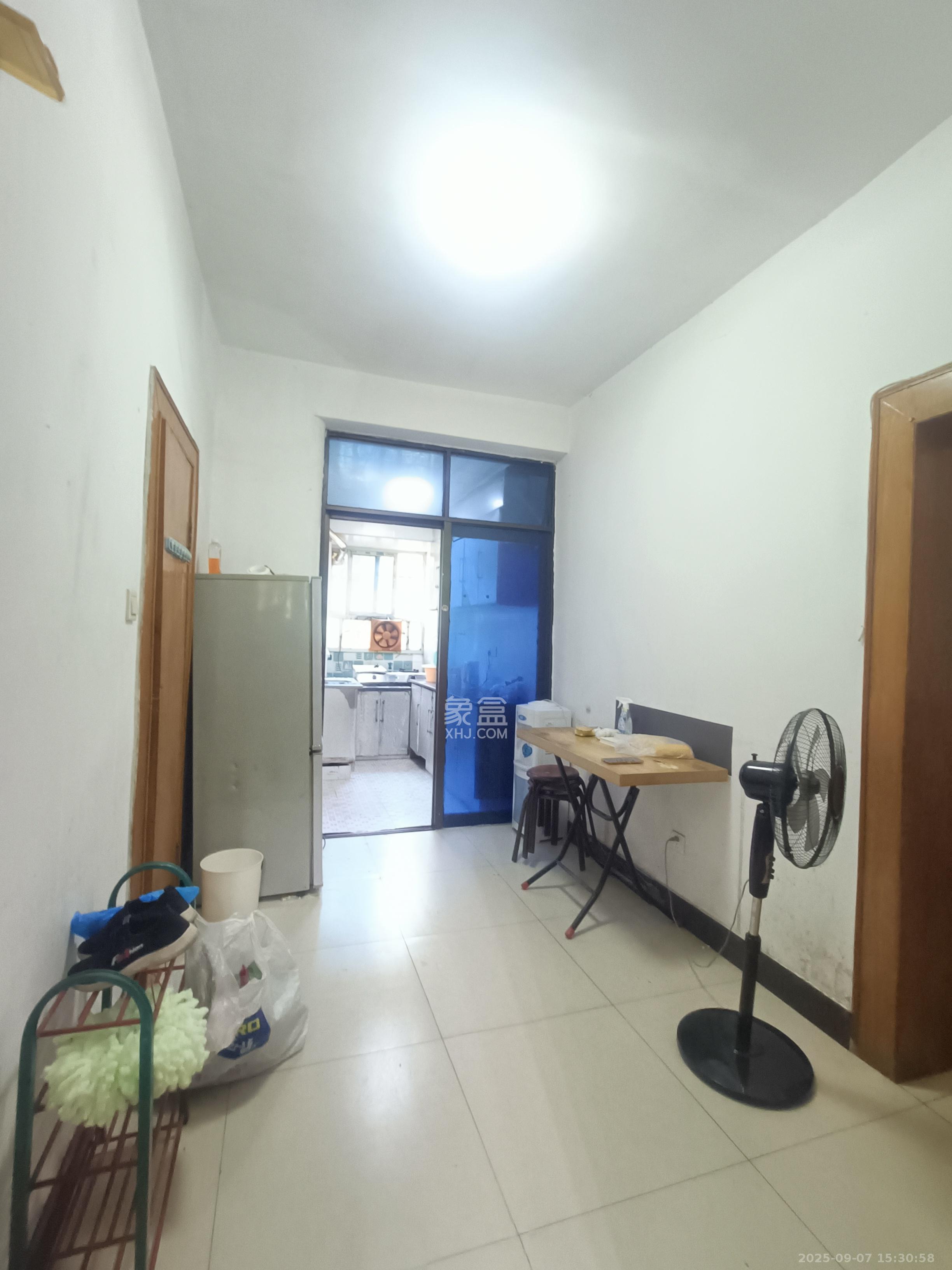 人民新村  2室1厅1卫    1800.0元/月 人民新村  2室1厅1卫    1800.0元/月室内图