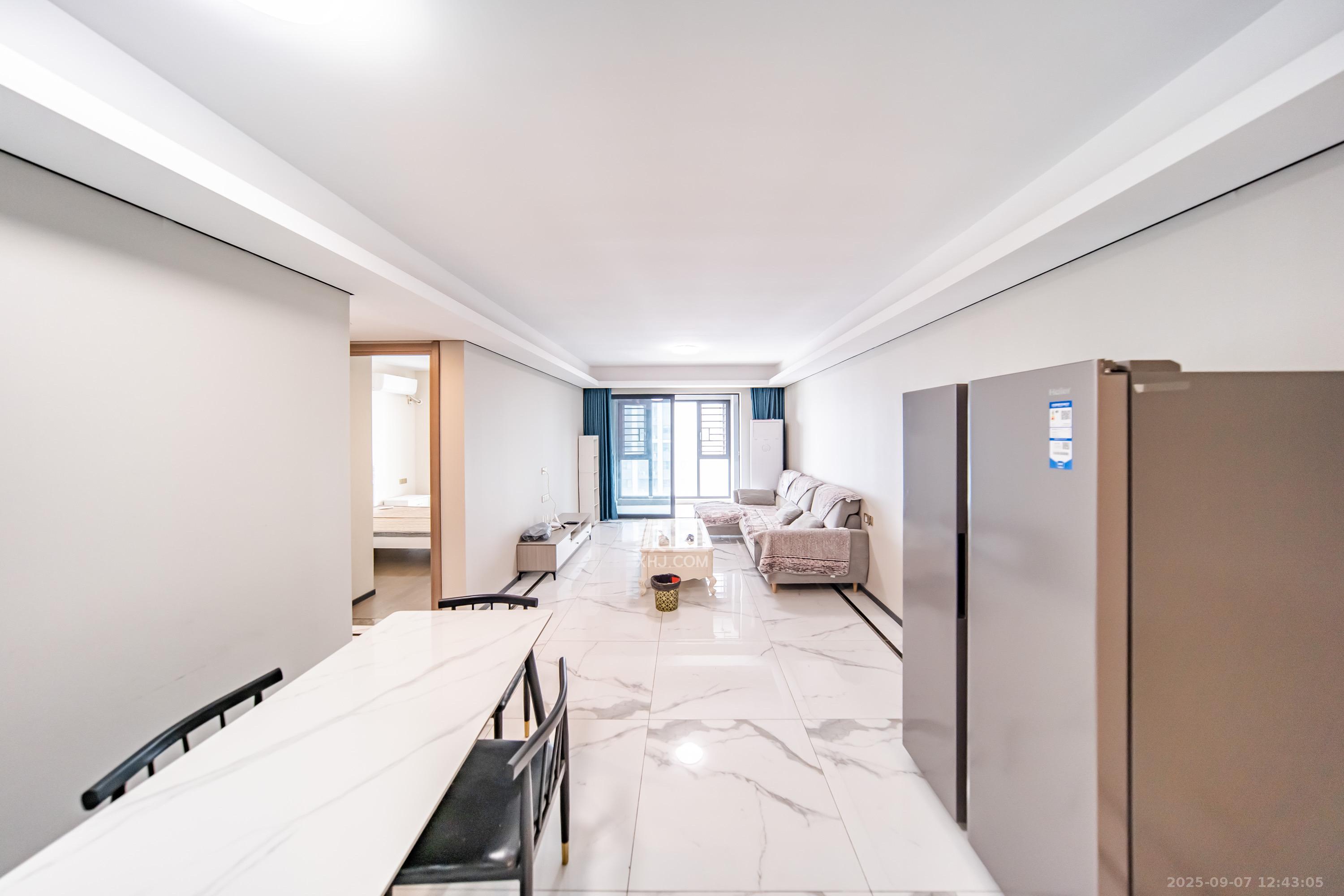 中海阅麓山一期  3室2厅2卫    2800.0元/月室内图