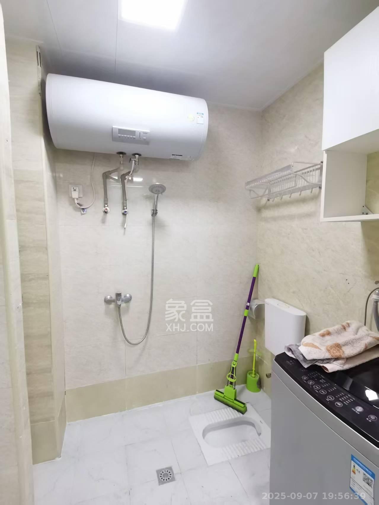 金茂梅溪湖  1室1厅1卫    1600.0元/月室内图