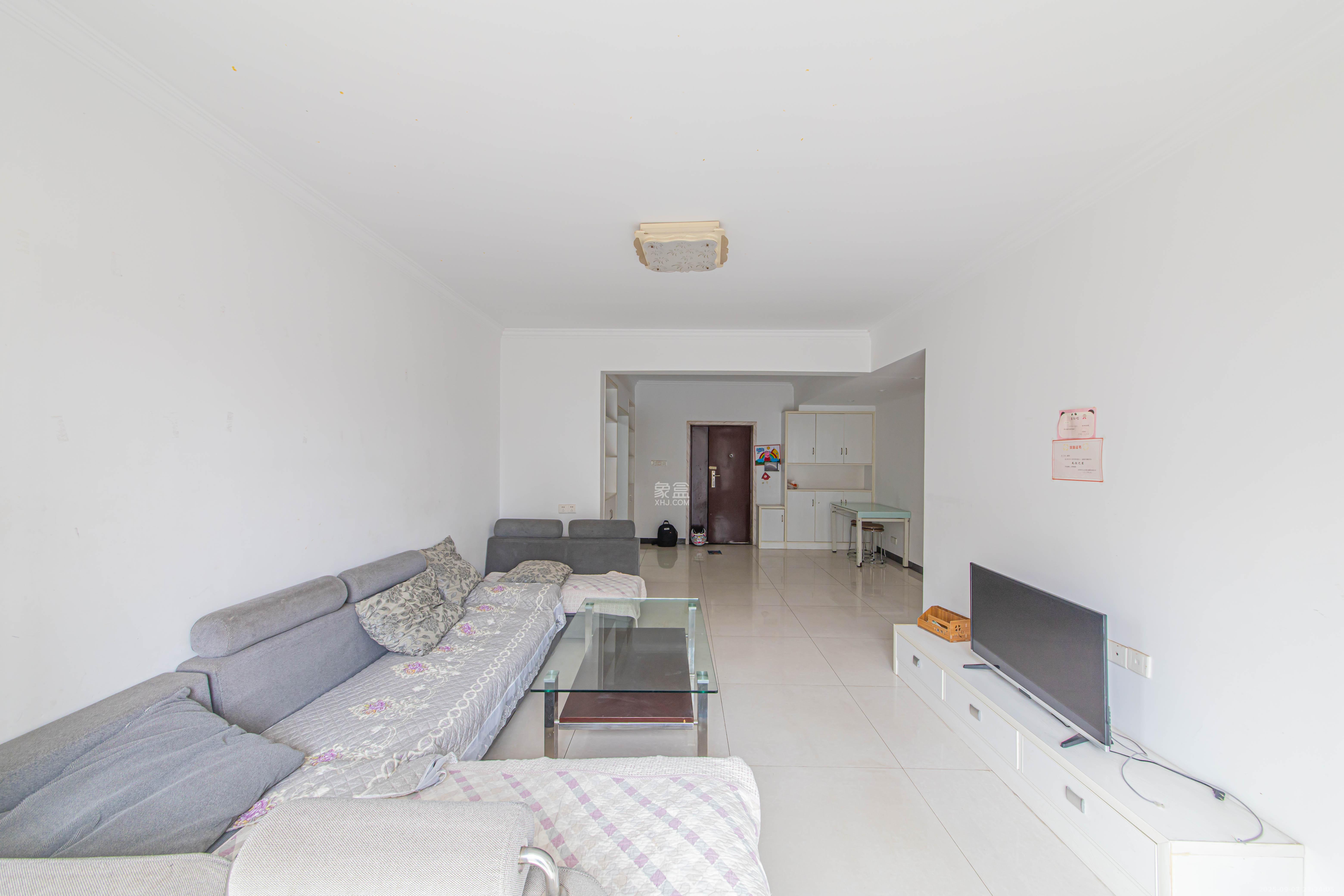 长城水郡  2室2厅1卫    60.0万 长城水郡  2室2厅1卫    60.0万客厅