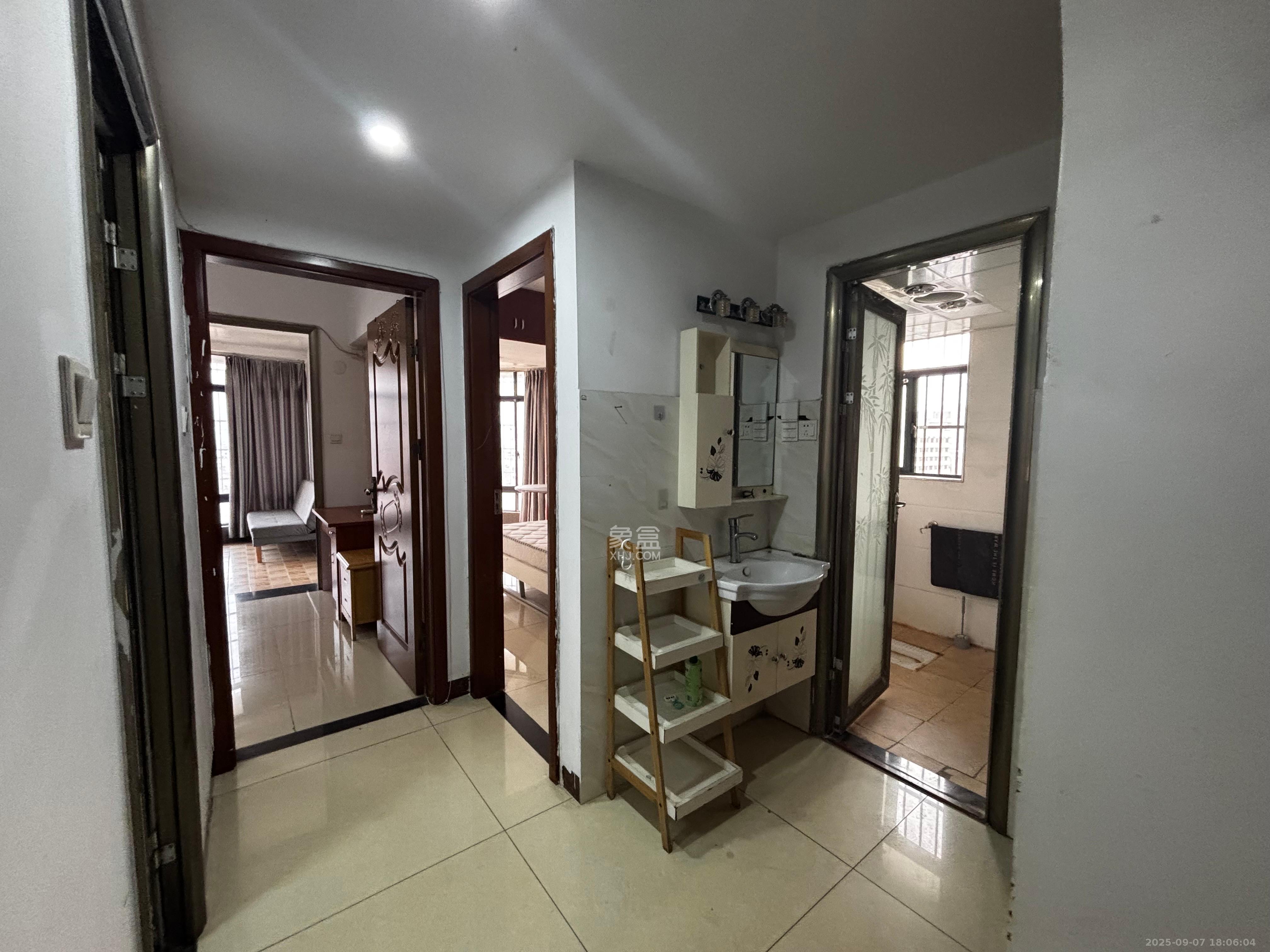 东方银座(东方摩卡) 2室1厅1卫 1800.0元/月 东方银座(东方摩卡) 2室1厅1卫 1800.0元/月室内图