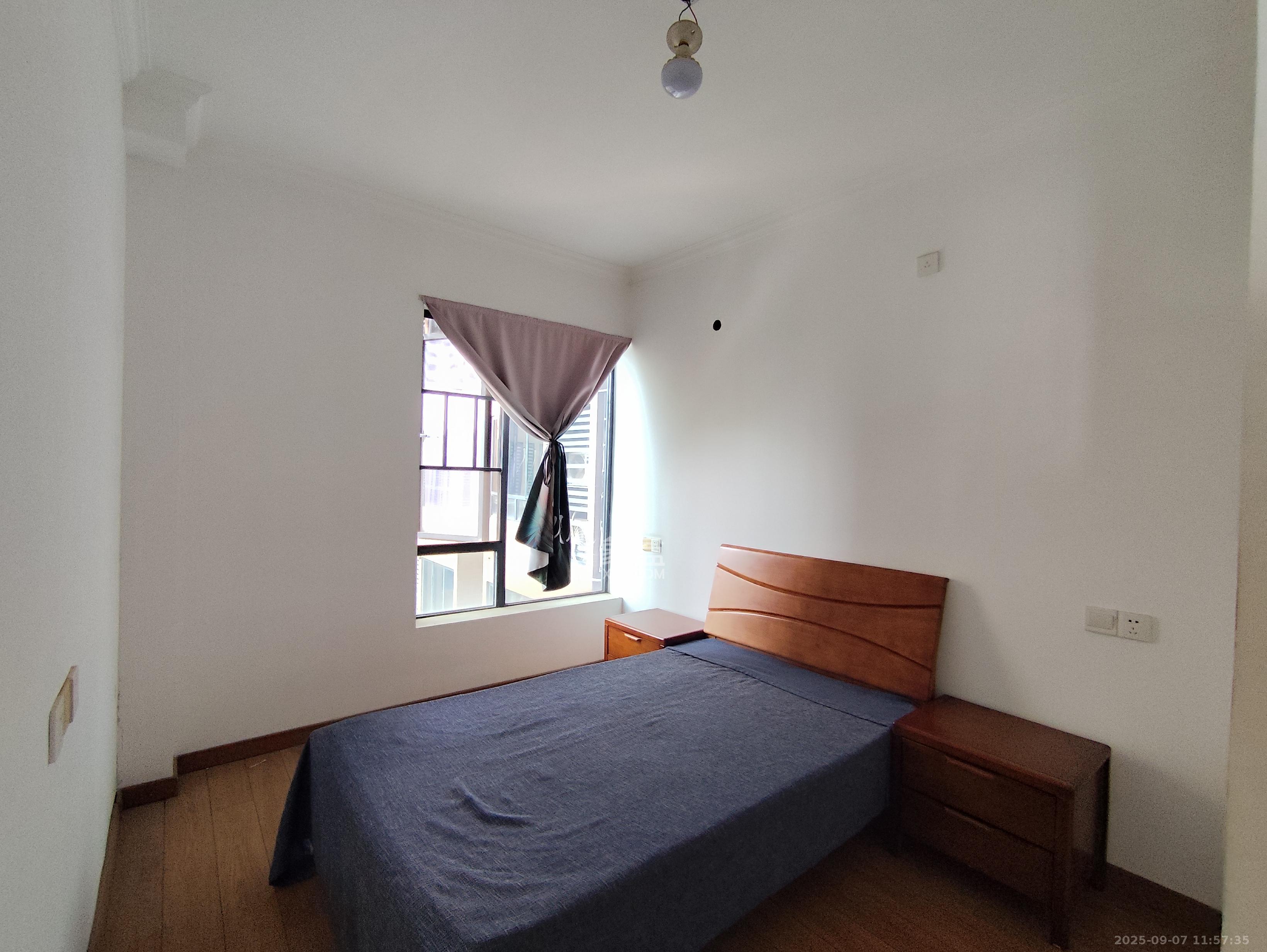 富春山  3室2厅1卫    2500.0元/月 富春山  3室2厅1卫    2500.0元/月室内图