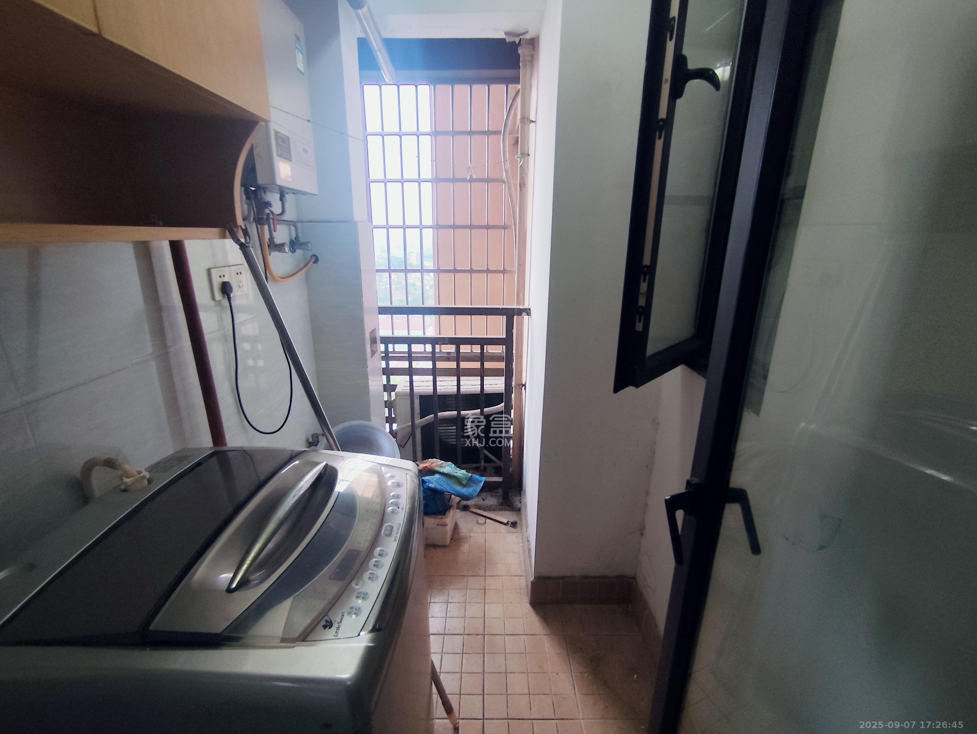 旭辉华庭  2室1厅1卫    1400.0元/月 旭辉华庭  2室1厅1卫    1400.0元/月室内图