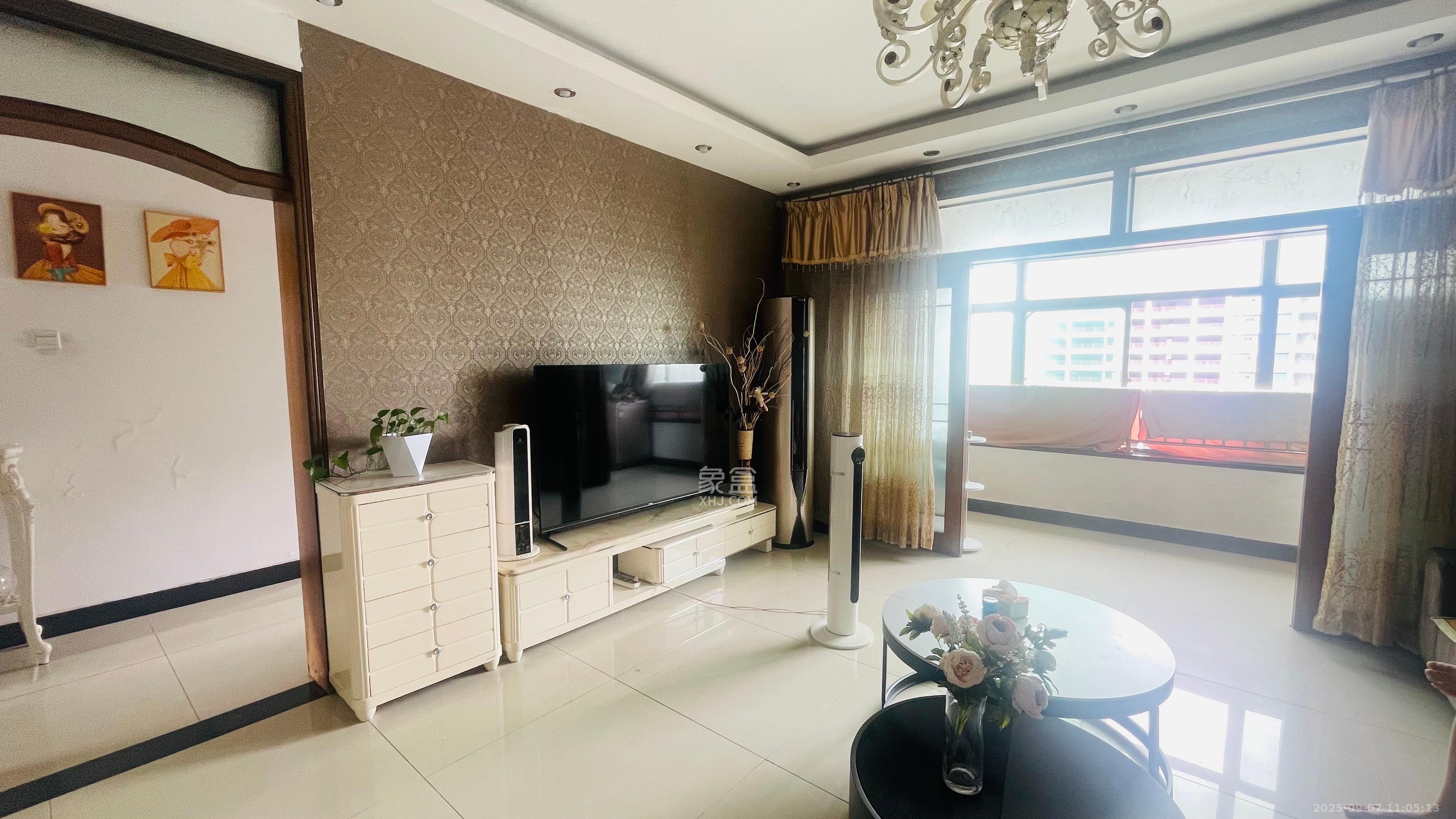 莲湖大厦 1室0厅0卫 2600.0元/月 莲湖大厦 1室0厅0卫 2600.0元/月室内图