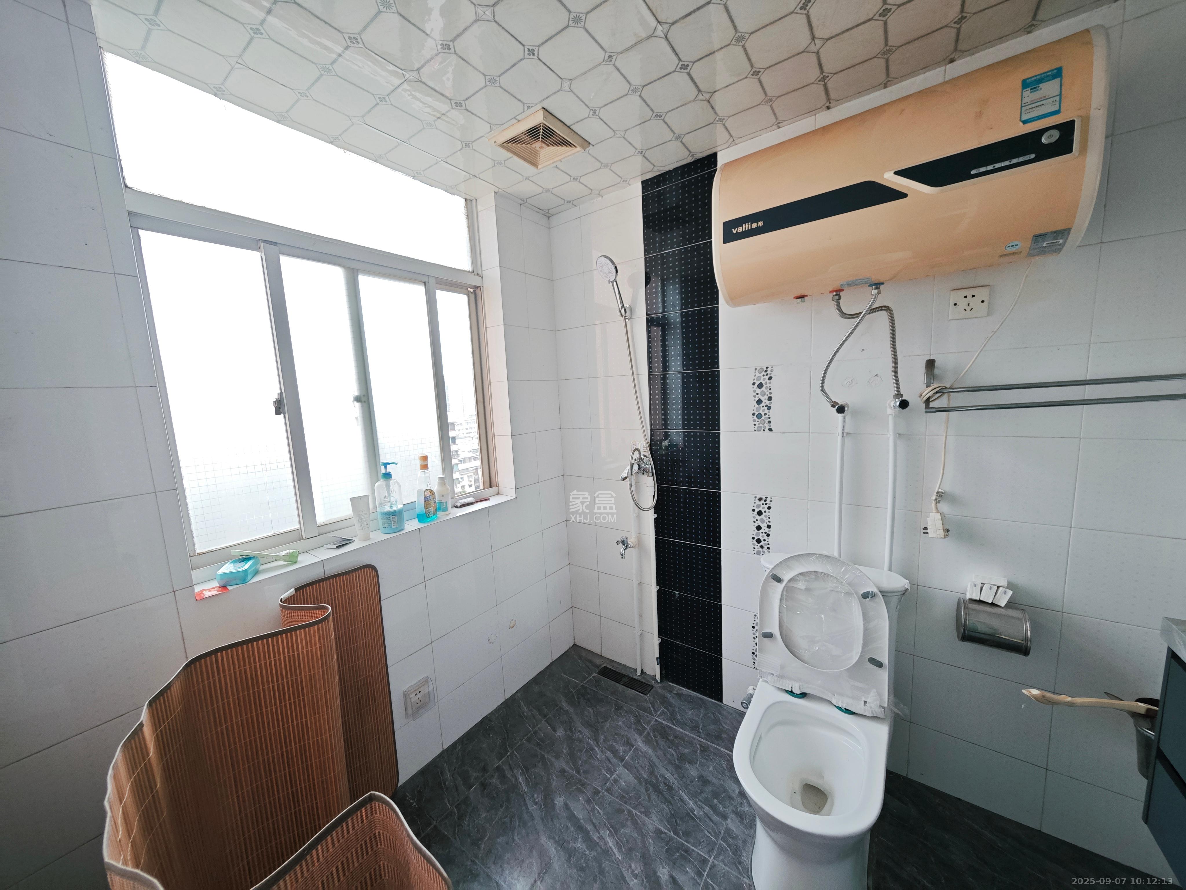 福乐名园 4室2厅2卫 4000.0元/月 福乐名园 4室2厅2卫 4000.0元/月室内图