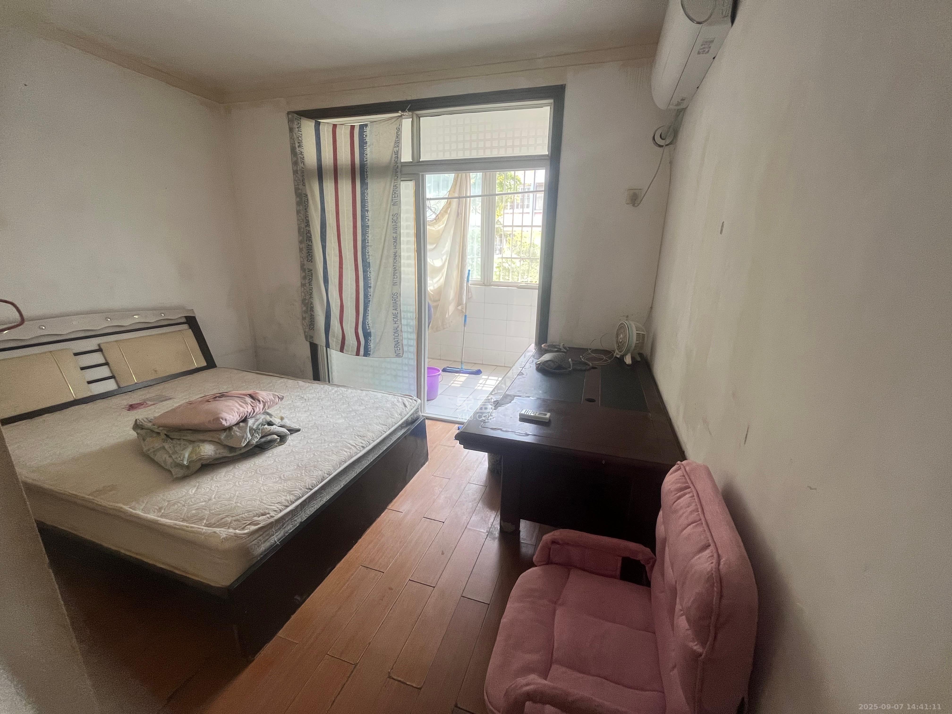 新星小区 1室2厅1卫 1800.0元/月 新星小区 1室2厅1卫 1800.0元/月室内图