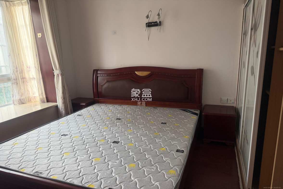 水映青山 1室2厅1卫 2000.0元/月 水映青山 1室2厅1卫 2000.0元/月室内图