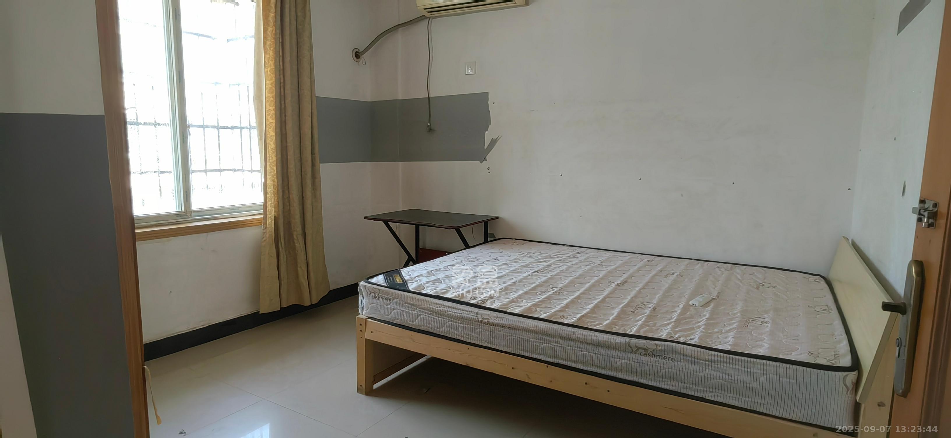 新桥沁园(银港农贸市场) 3室1厅1卫 1700.0元/月 新桥沁园(银港农贸市场) 3室1厅1卫 1700.0元/月室内图