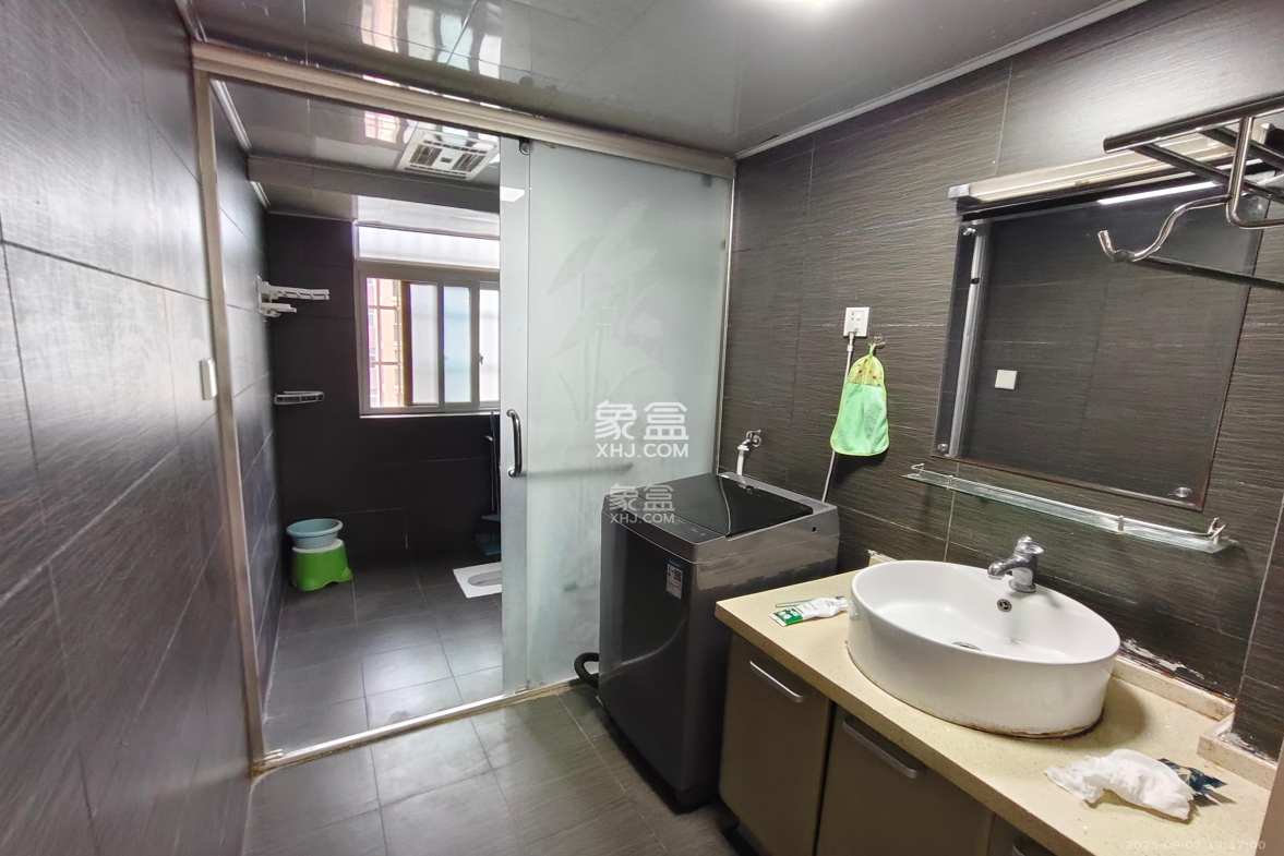 嘉盛华庭(一期、二期、三期) 3室2厅1卫 3000.0元/月 嘉盛华庭(一期、二期、三期) 3室2厅1卫 3000.0元/月室内图