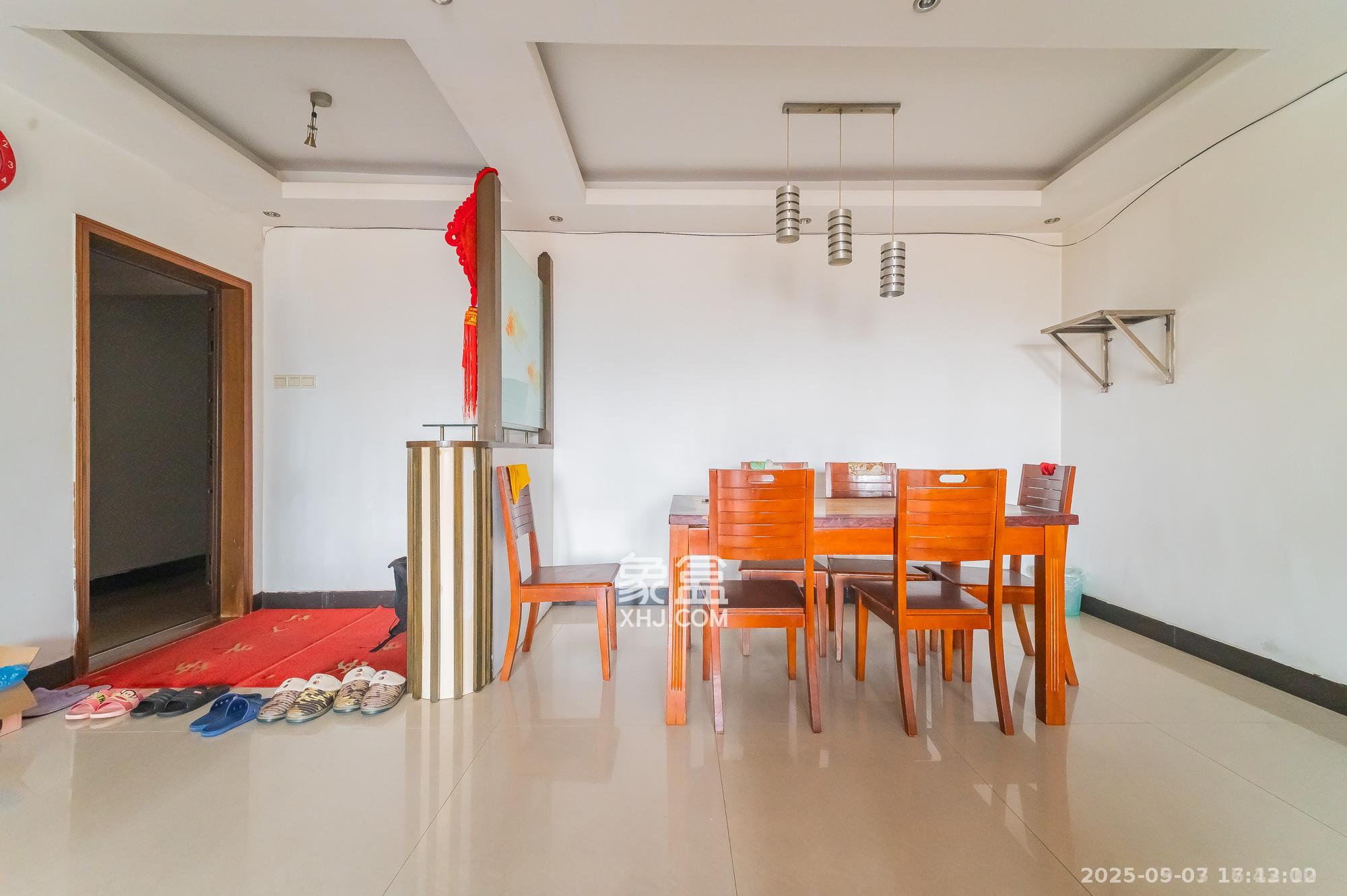 开源鑫阁 4室2厅2卫 2500.0元/月 开源鑫阁 4室2厅2卫 2500.0元/月室内图