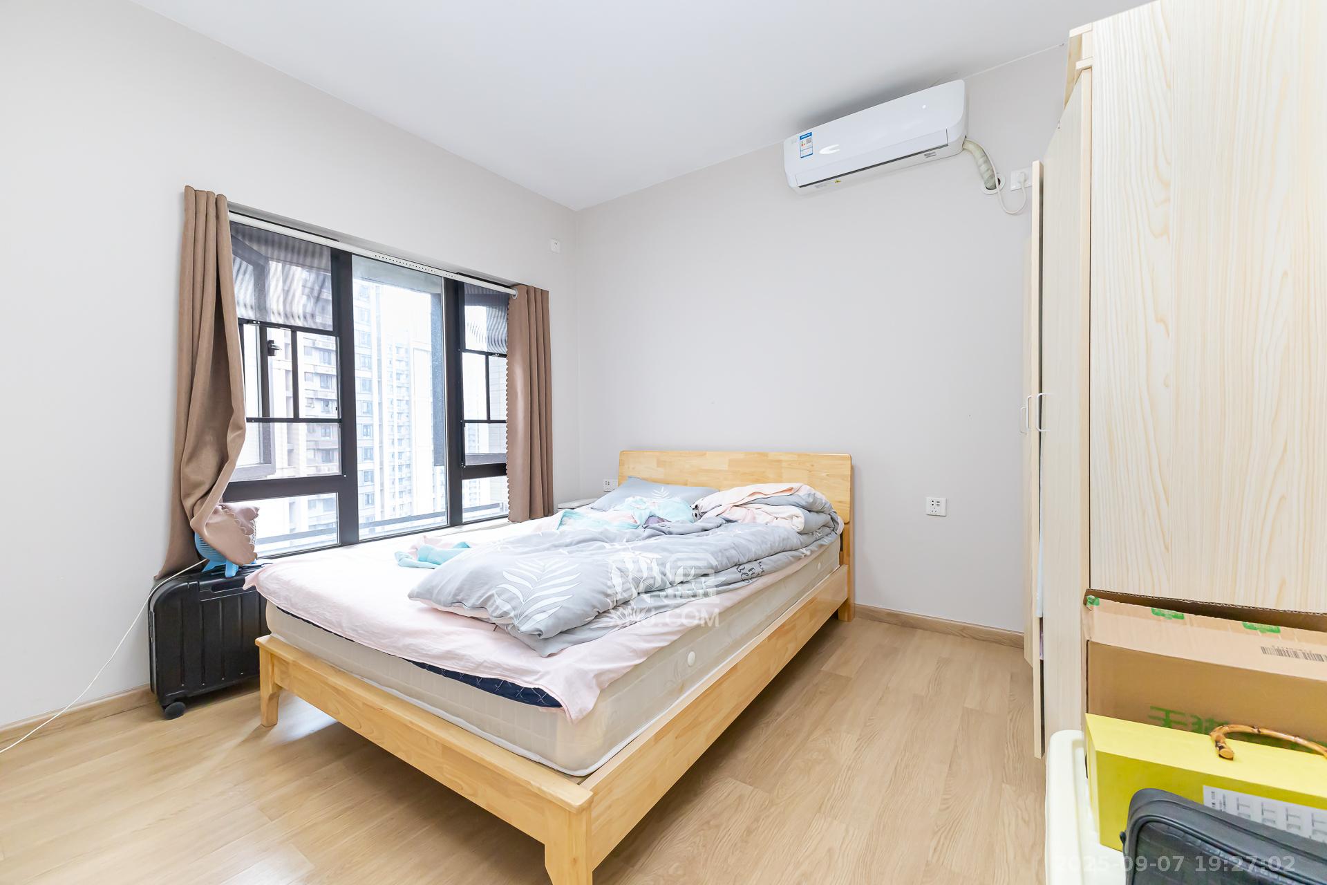 时代倾城三期  2室2厅1卫    64.0万卧室