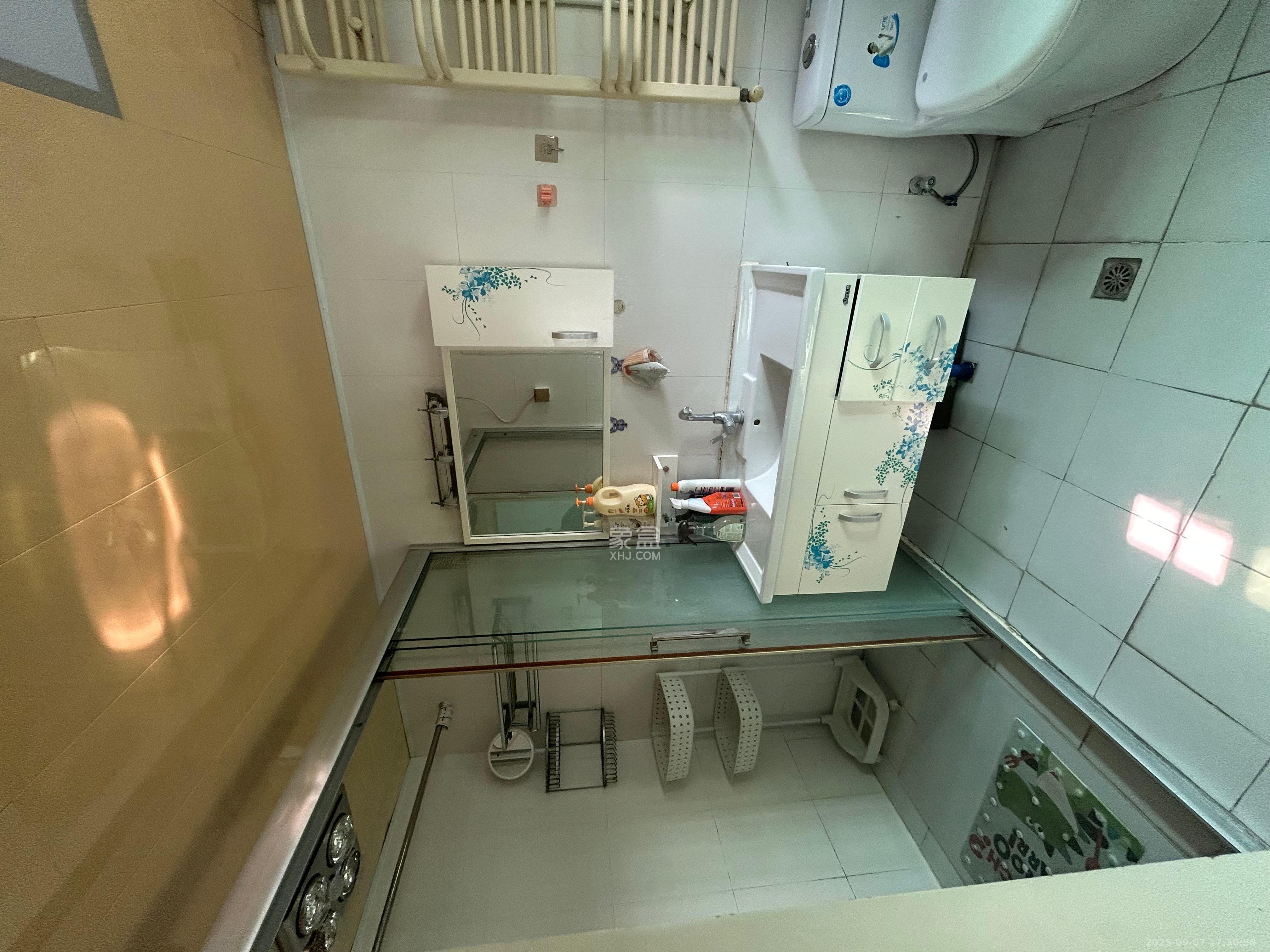 湘府东苑 3室2厅1卫 3500.0元/月 湘府东苑 3室2厅1卫 3500.0元/月室内图