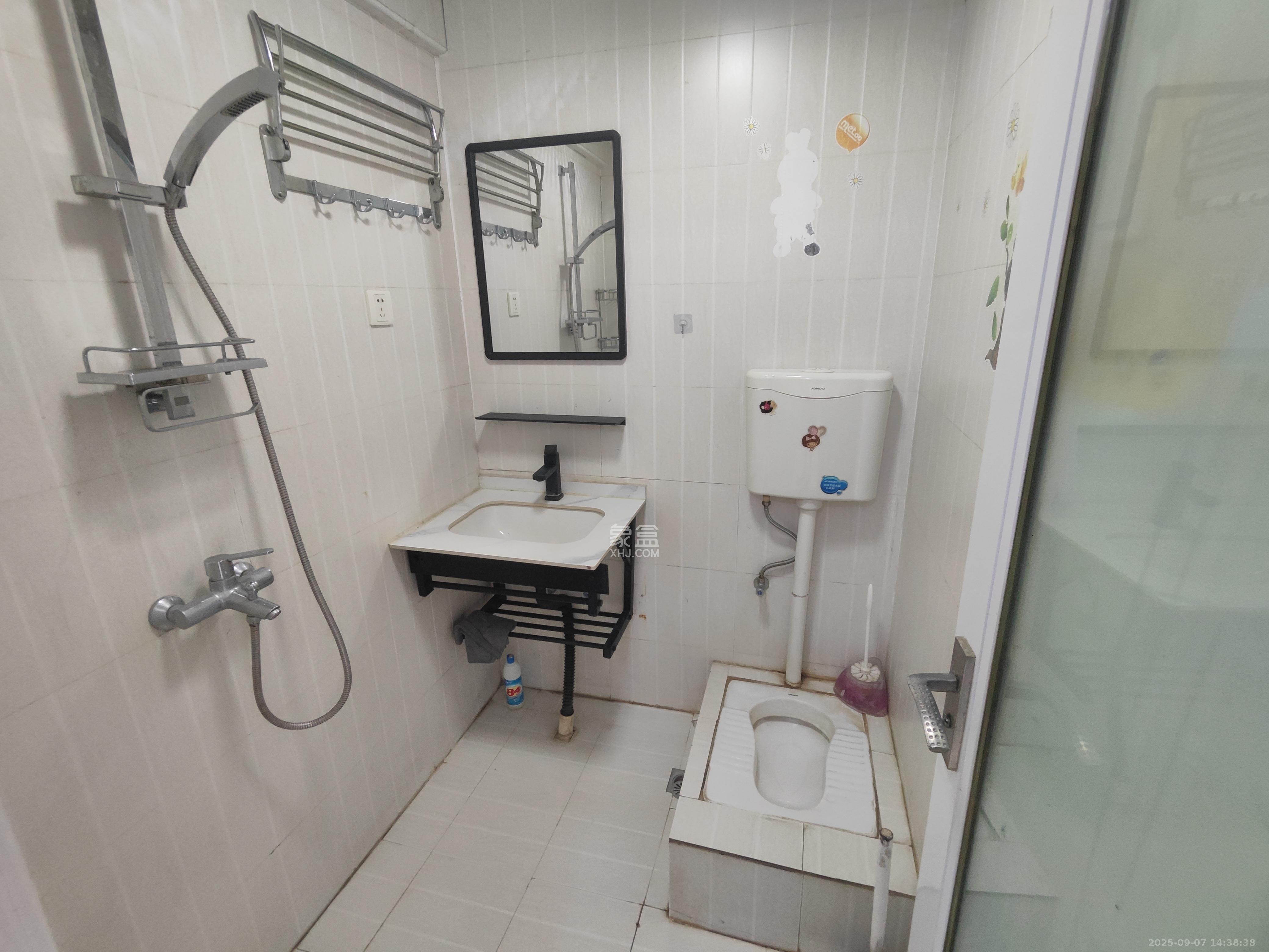 天健芙蓉盛世一期 1室1厅1卫 1400.0元/月 天健芙蓉盛世一期 1室1厅1卫 1400.0元/月室内图