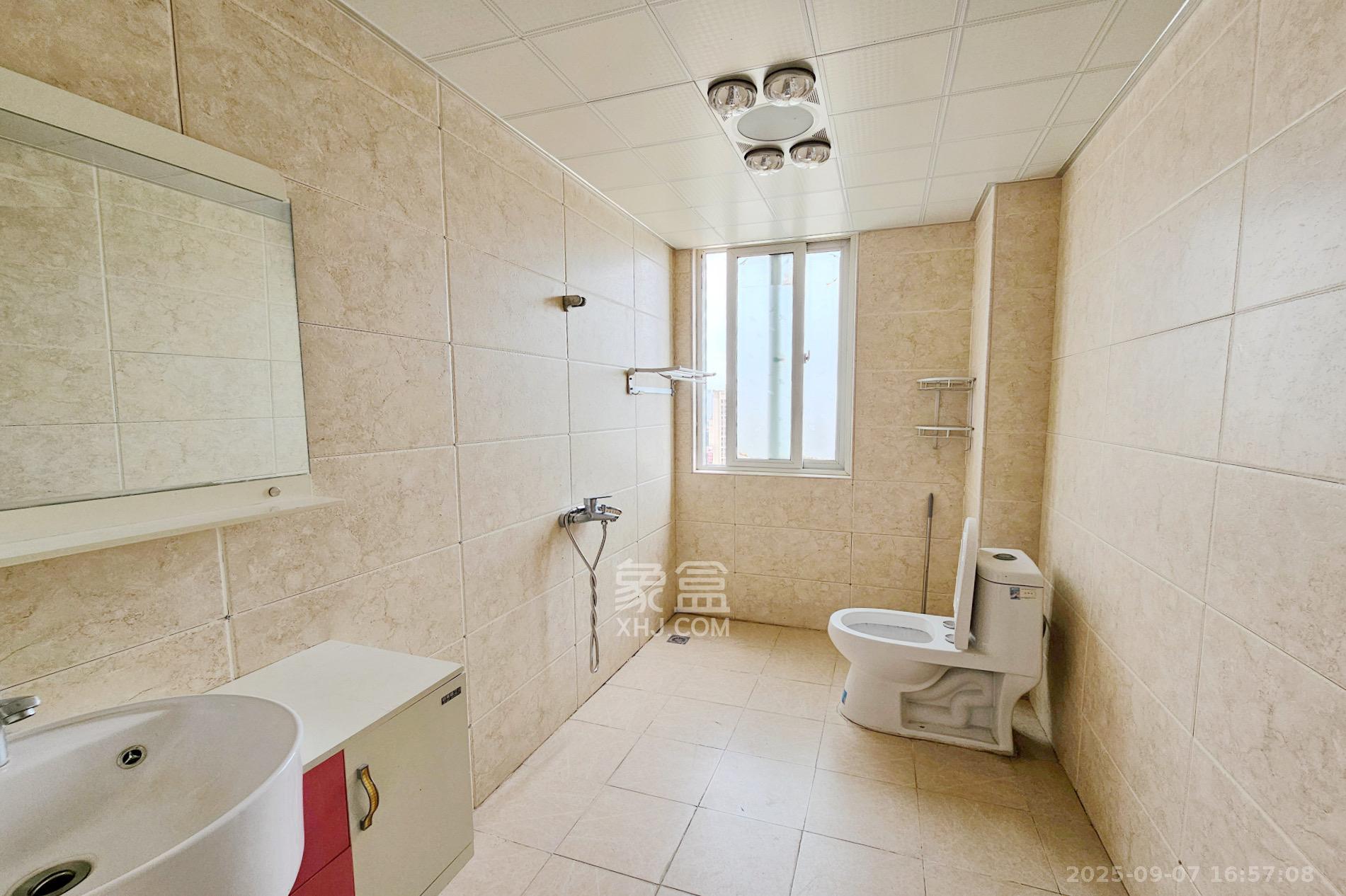 嘉宇盛世华章  3室2厅2卫    3200.0元/月室内图