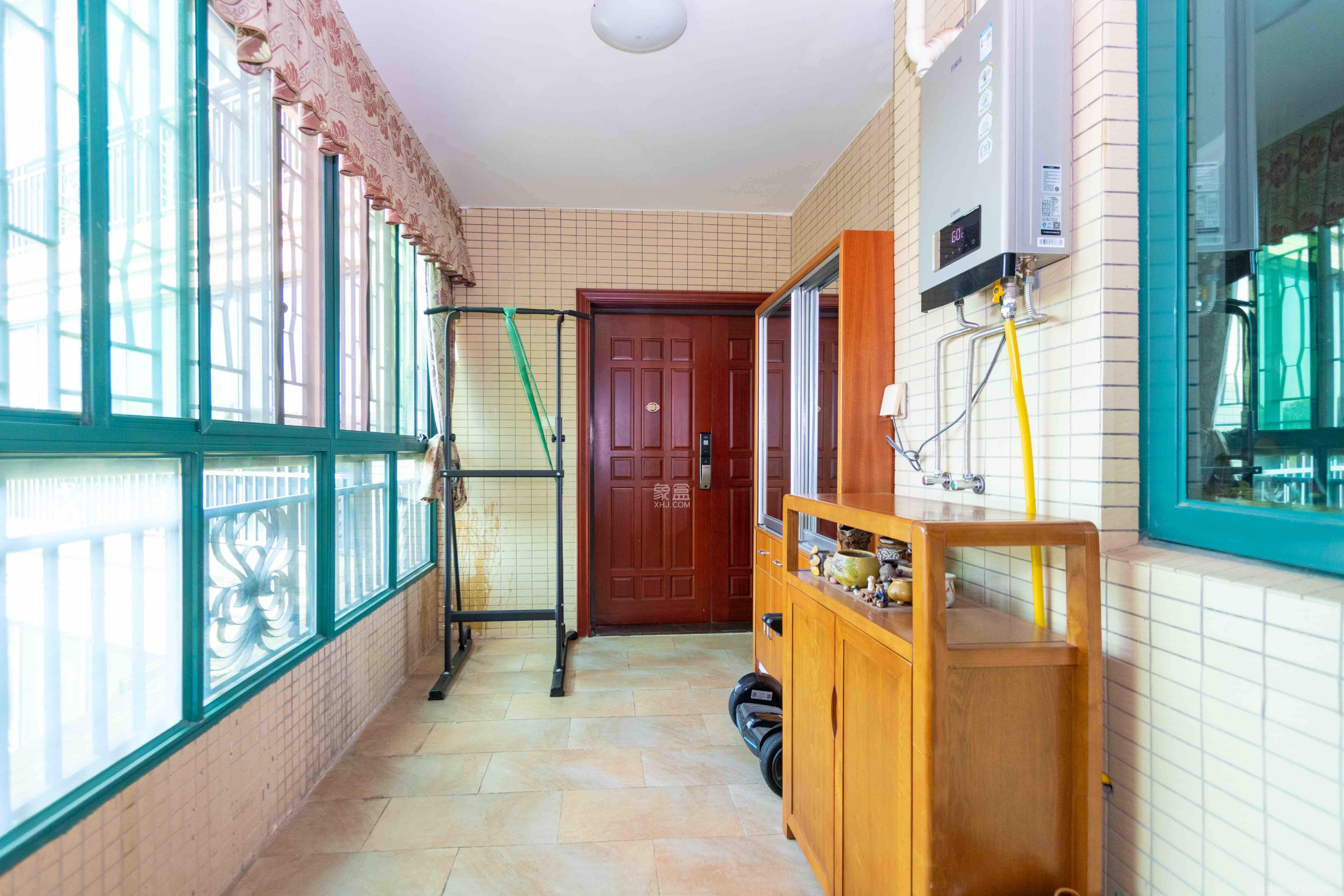 恒大城  3室2厅2卫    2500.0元/月 恒大城  3室2厅2卫    2500.0元/月室内图