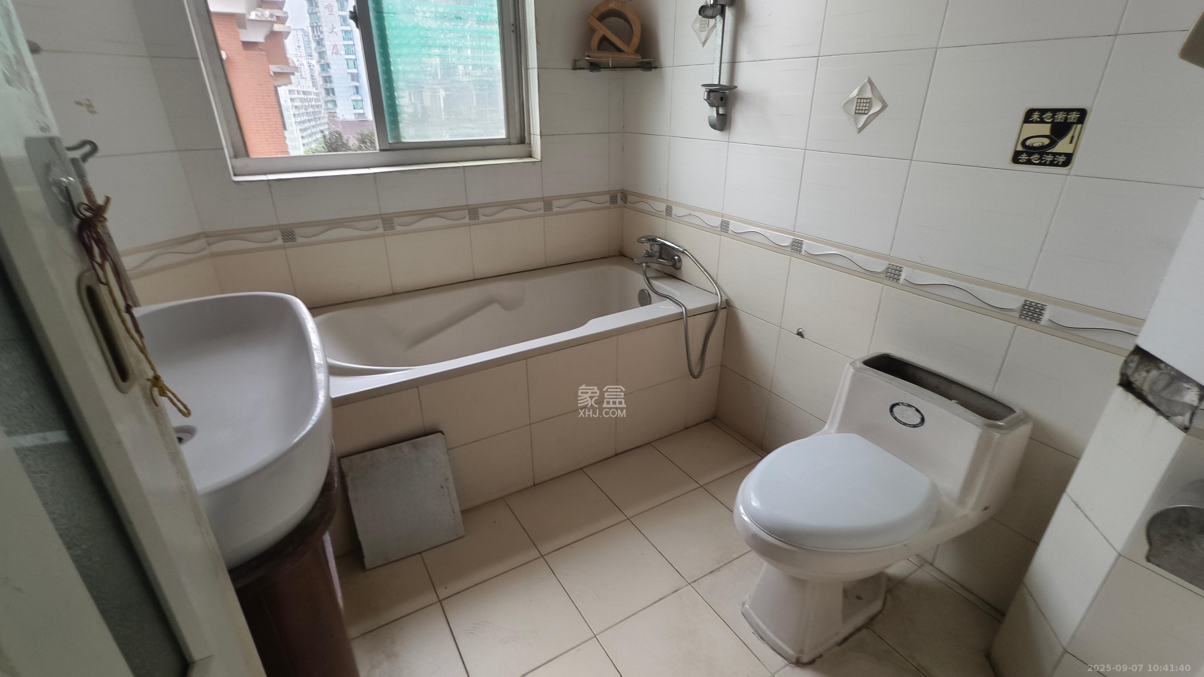 福乐名园  3室2厅2卫    2980.0元/月 福乐名园  3室2厅2卫    2980.0元/月室内图