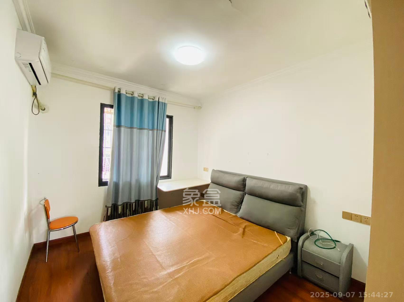 席草田散盘 3室1厅1卫 2180.0元/月 席草田散盘 3室1厅1卫 2180.0元/月室内图