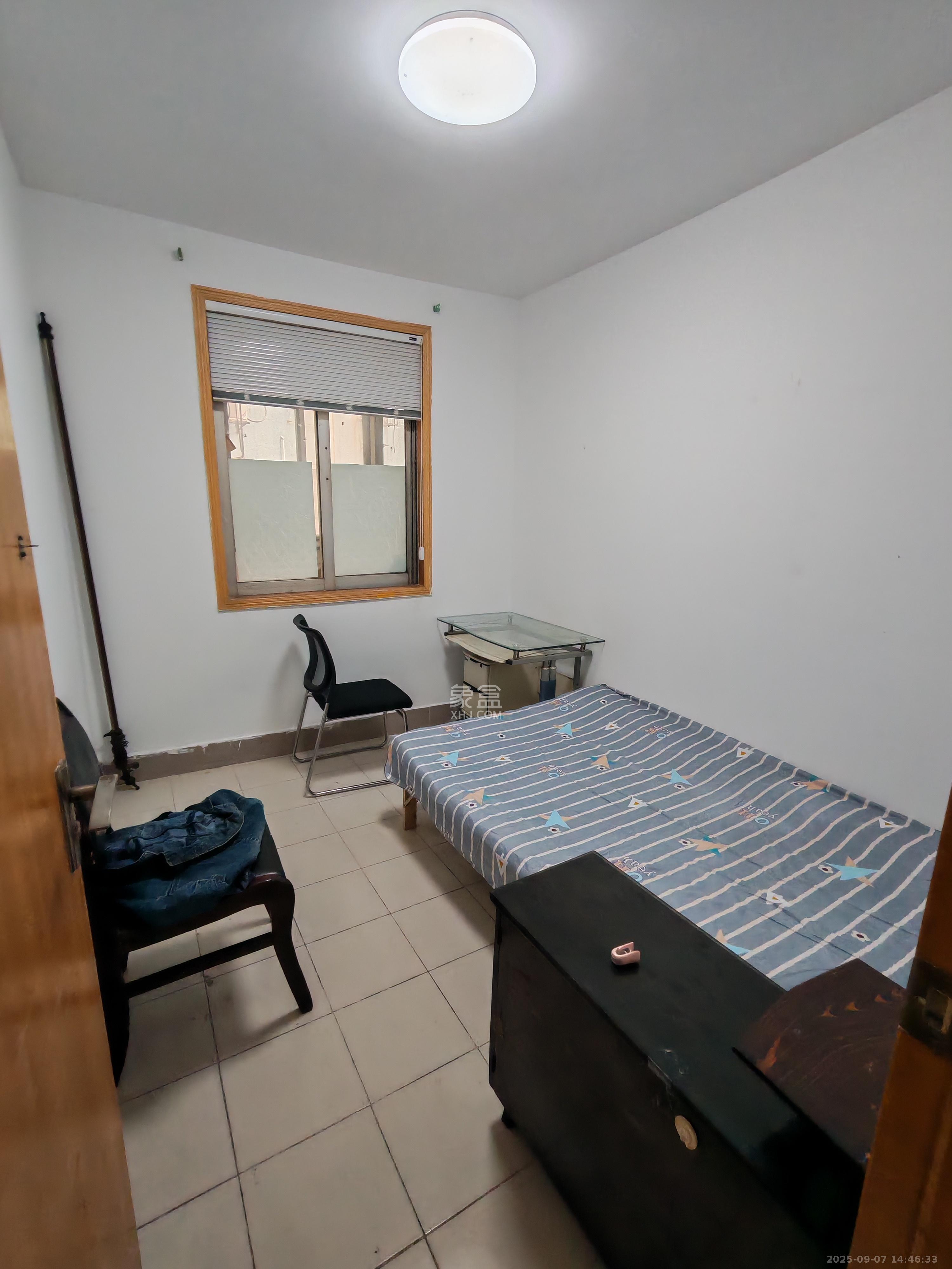 中国铝业单位宿舍  3室1厅1卫    2100.0元/月 中国铝业单位宿舍  3室1厅1卫    2100.0元/月室内图