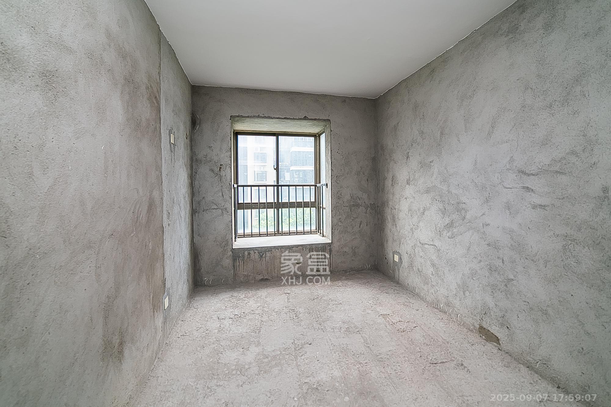 钱隆樽品(一、二、三期) 4室2厅2卫 148.0万 钱隆樽品(一、二、三期) 4室2厅2卫 148.0万卧室