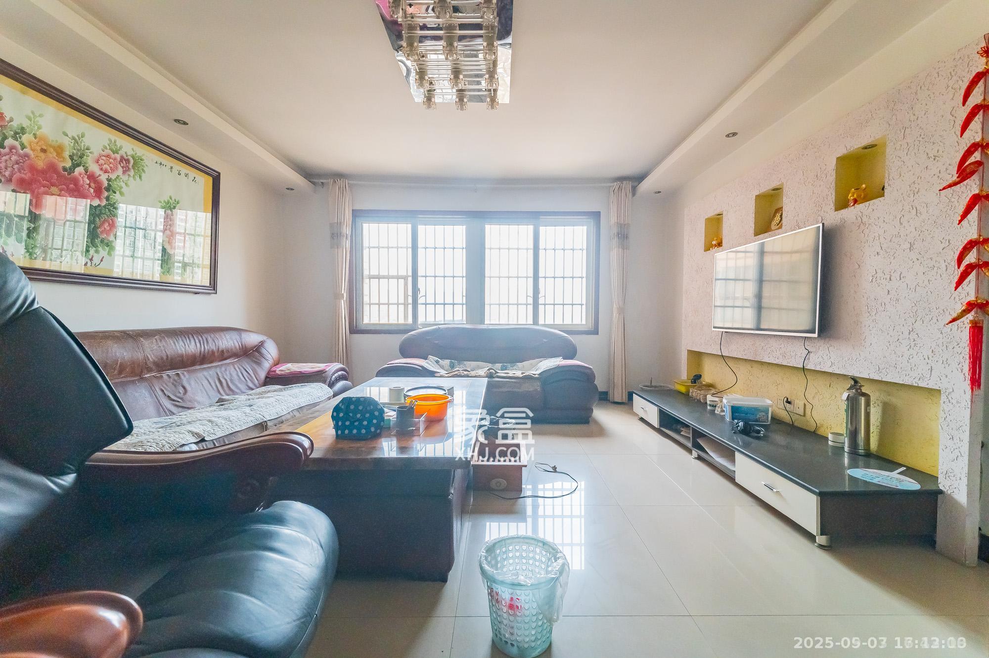 开源鑫阁 4室2厅2卫 2500.0元/月 开源鑫阁 4室2厅2卫 2500.0元/月室内图