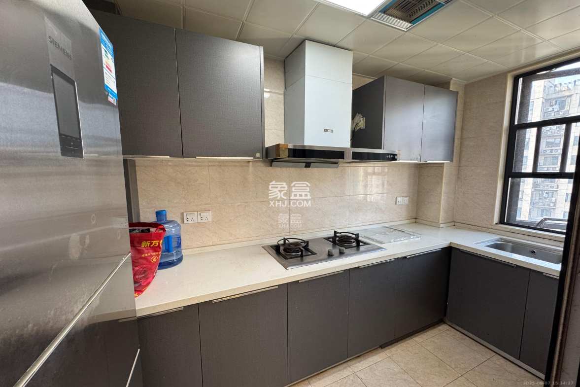 中国铁建梅溪青秀一期 3室2厅1卫 2600.0元/月 中国铁建梅溪青秀一期 3室2厅1卫 2600.0元/月室内图