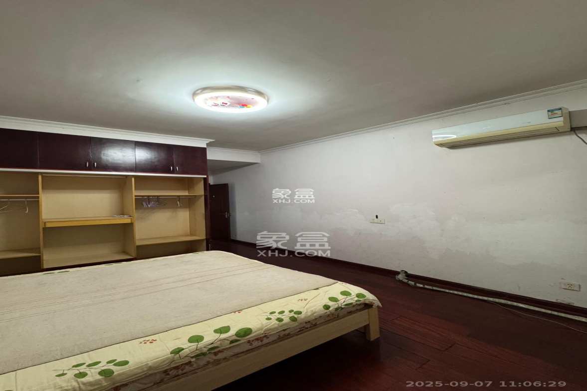 联诚国际城  3室2厅2卫    1600.0元/月 联诚国际城  3室2厅2卫    1600.0元/月室内图