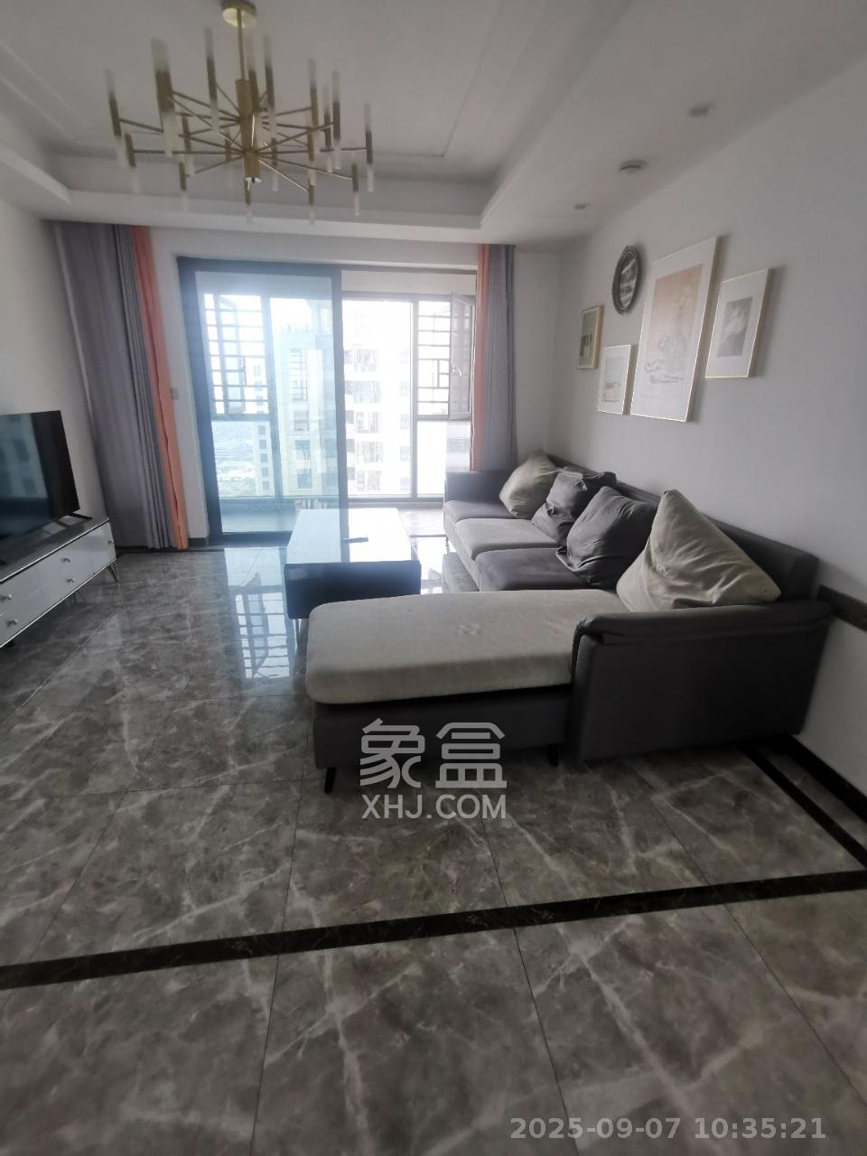 绿地长沙城际空间站(绿地新里佳苑)  4室2厅2卫    3900.0元/月 绿地长沙城际空间站(绿地新里佳苑)  4室2厅2卫    3900.0元/月室内图