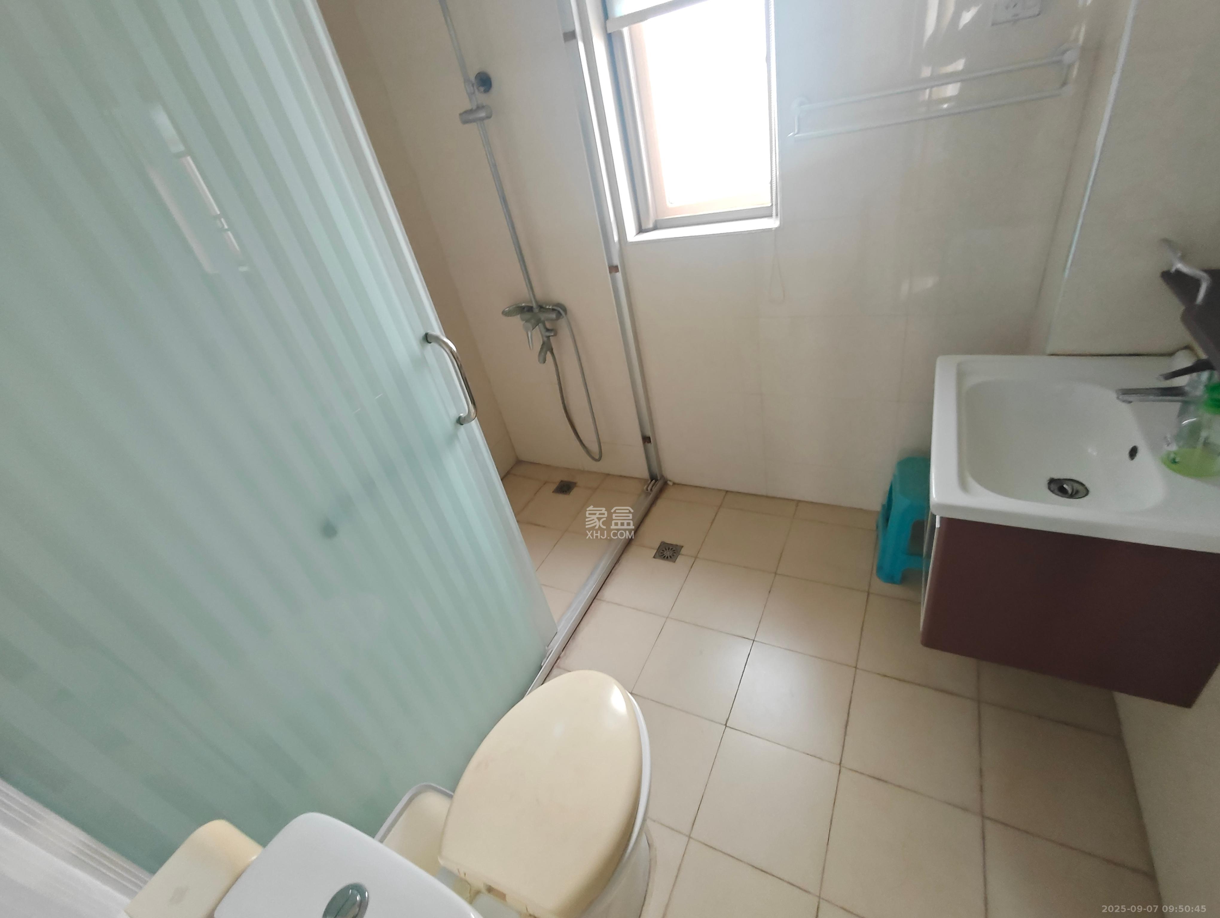 米兰春天  1室0厅0卫    2400.0元/月室内图