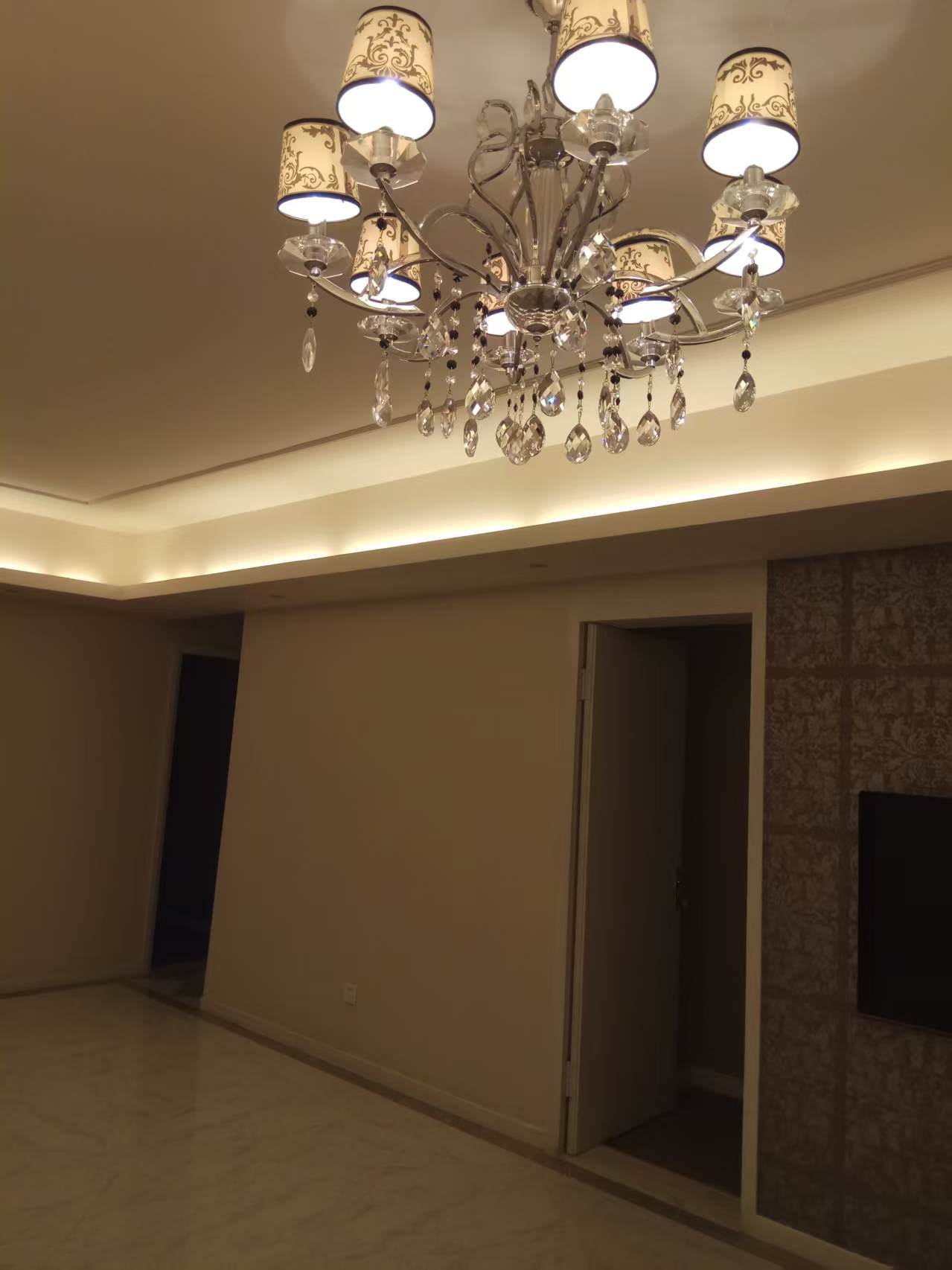 月亮湾三期  4室2厅2卫    2080.0元/月 月亮湾三期  4室2厅2卫    2080.0元/月室内图