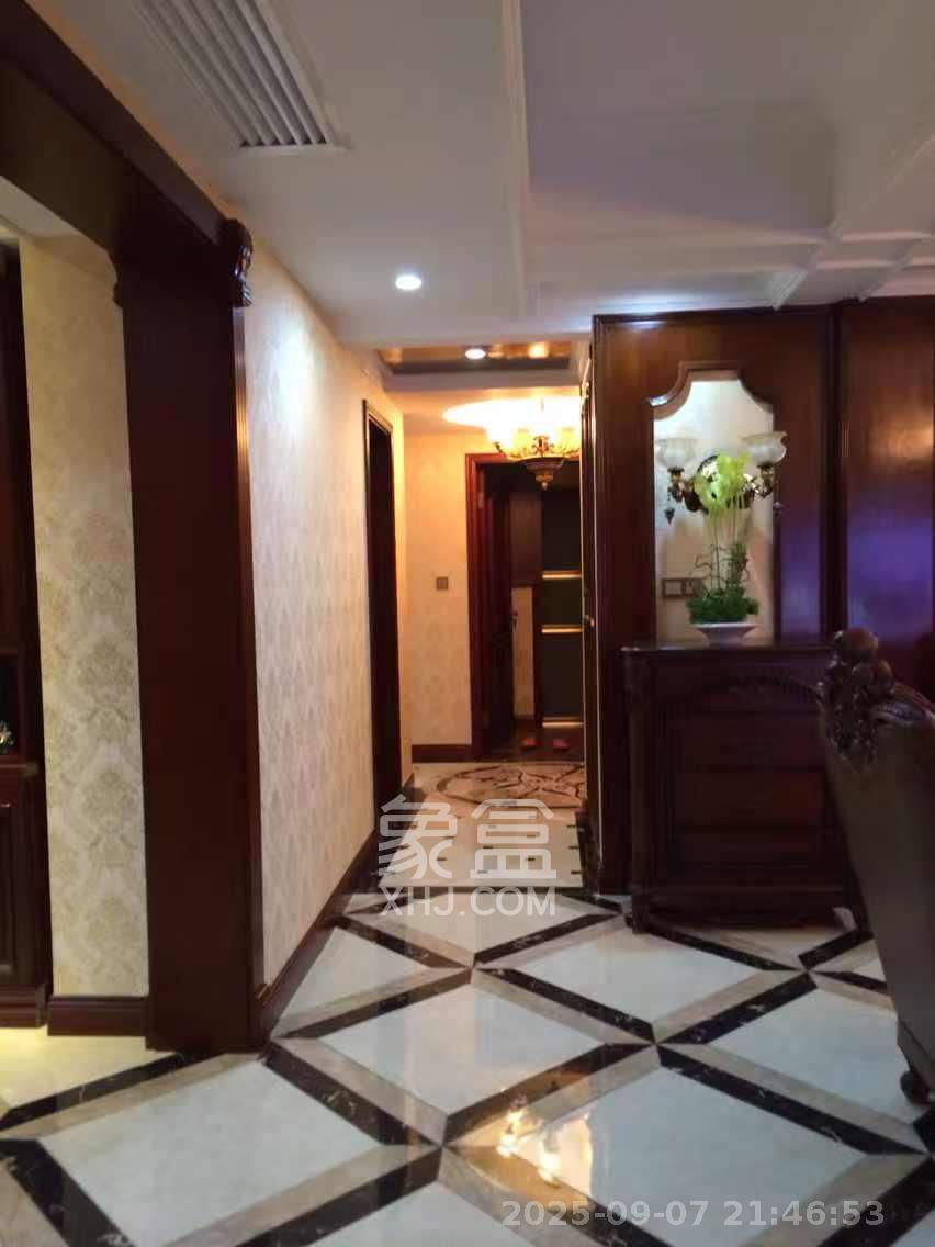 金色山庄  4室2厅2卫    4500.0元/月室内图