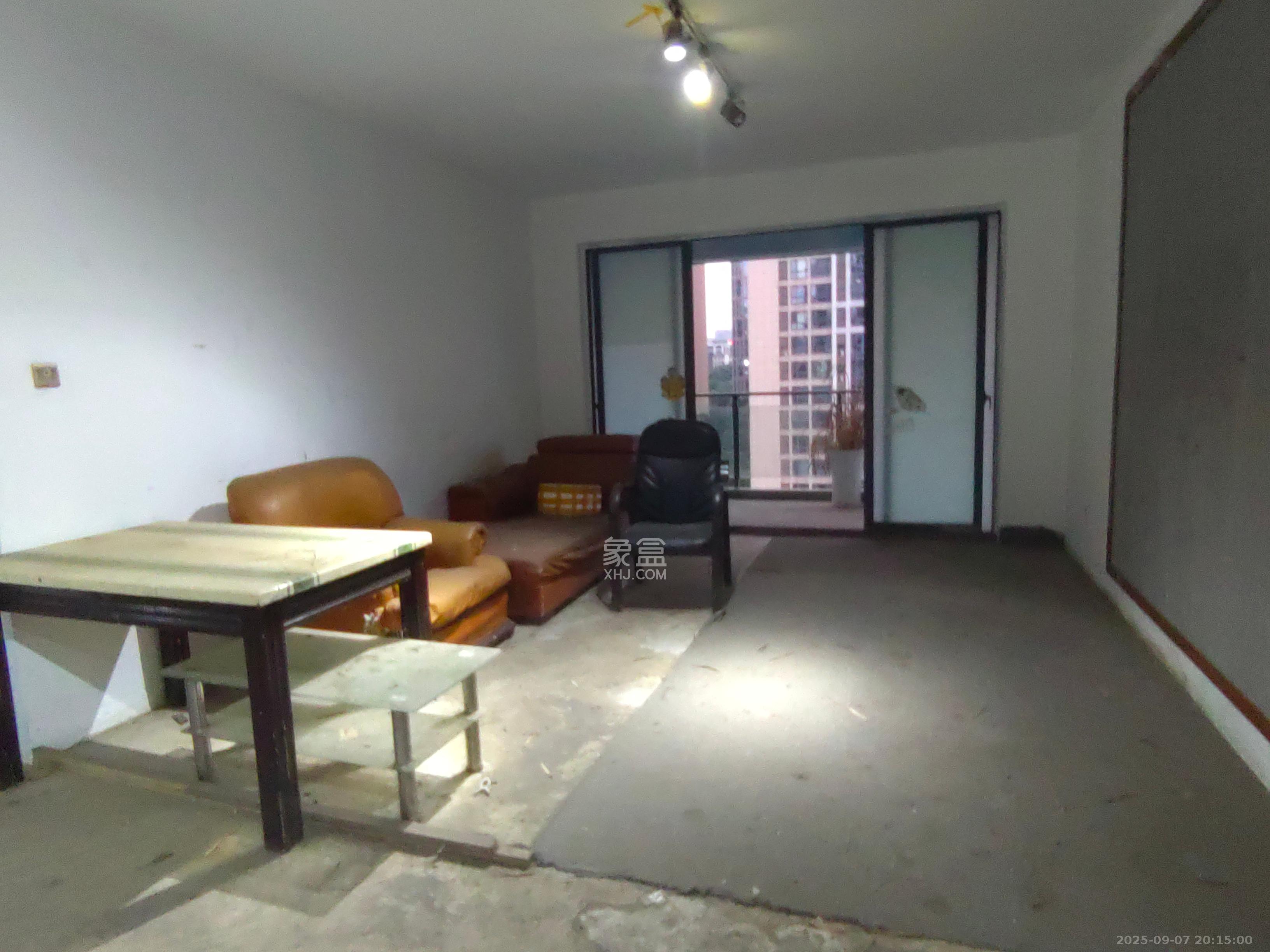 融科东南海 3室2厅2卫 1000.0元/月 融科东南海 3室2厅2卫 1000.0元/月室内图