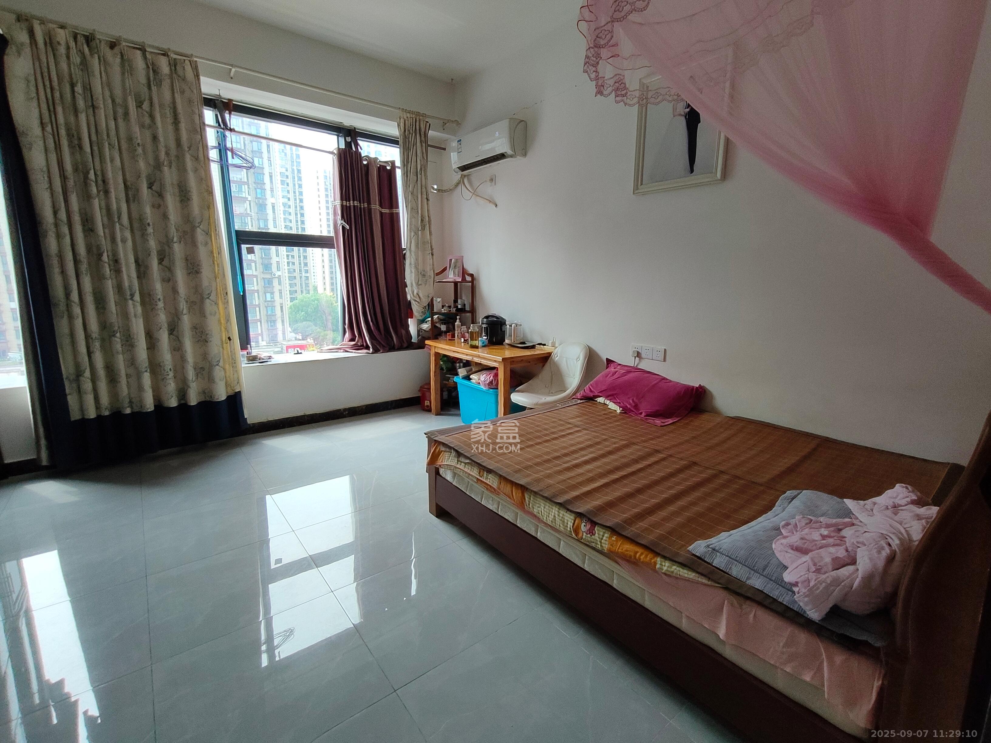 裕天国际商汇中心  1室0厅0卫    1200.0元/月 裕天国际商汇中心  1室0厅0卫    1200.0元/月室内图