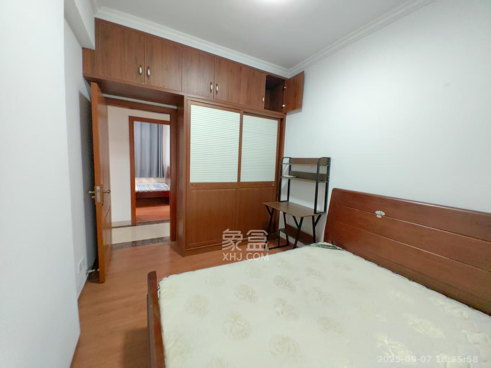 天元涉外景园C区 4室2厅2卫 3200.0元/月 天元涉外景园C区 4室2厅2卫 3200.0元/月室内图