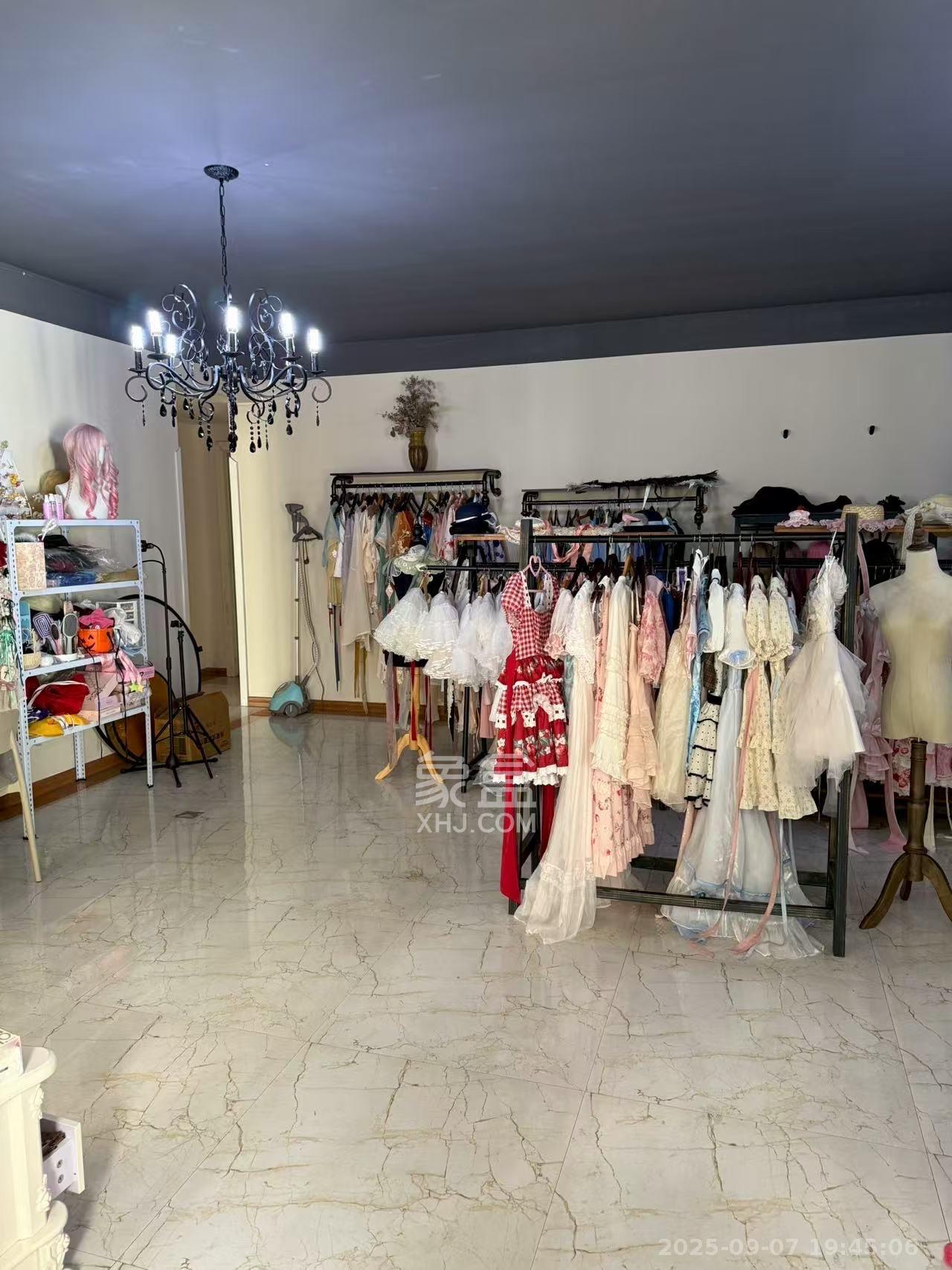 万科城 4室2厅2卫 7300.0元/月 万科城 4室2厅2卫 7300.0元/月室内图