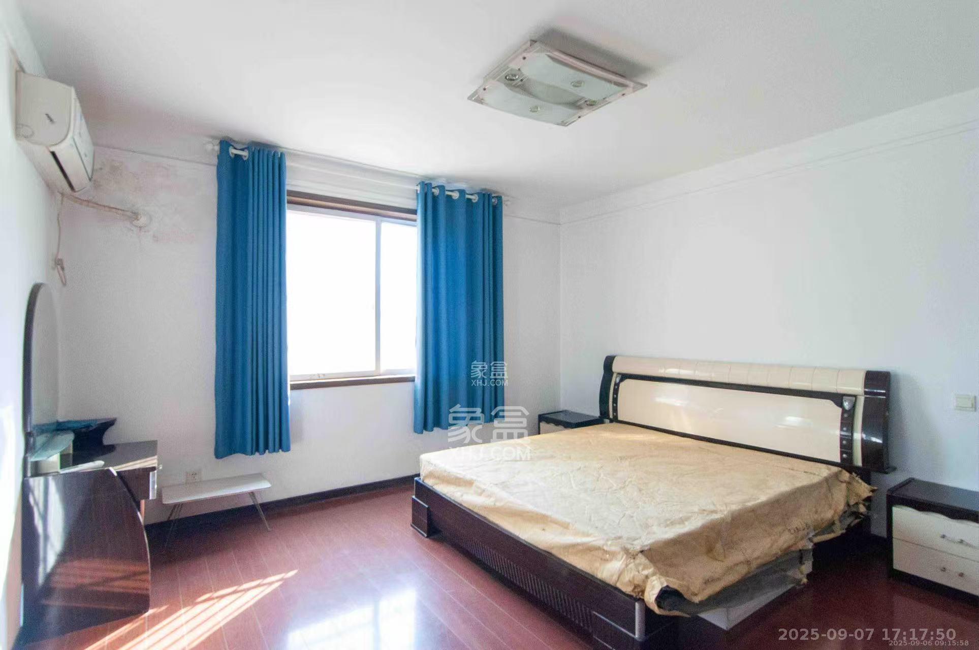 恩瑞麓山名园(龙王港小区) 3室2厅2卫 2500.0元/月 恩瑞麓山名园(龙王港小区) 3室2厅2卫 2500.0元/月室内图