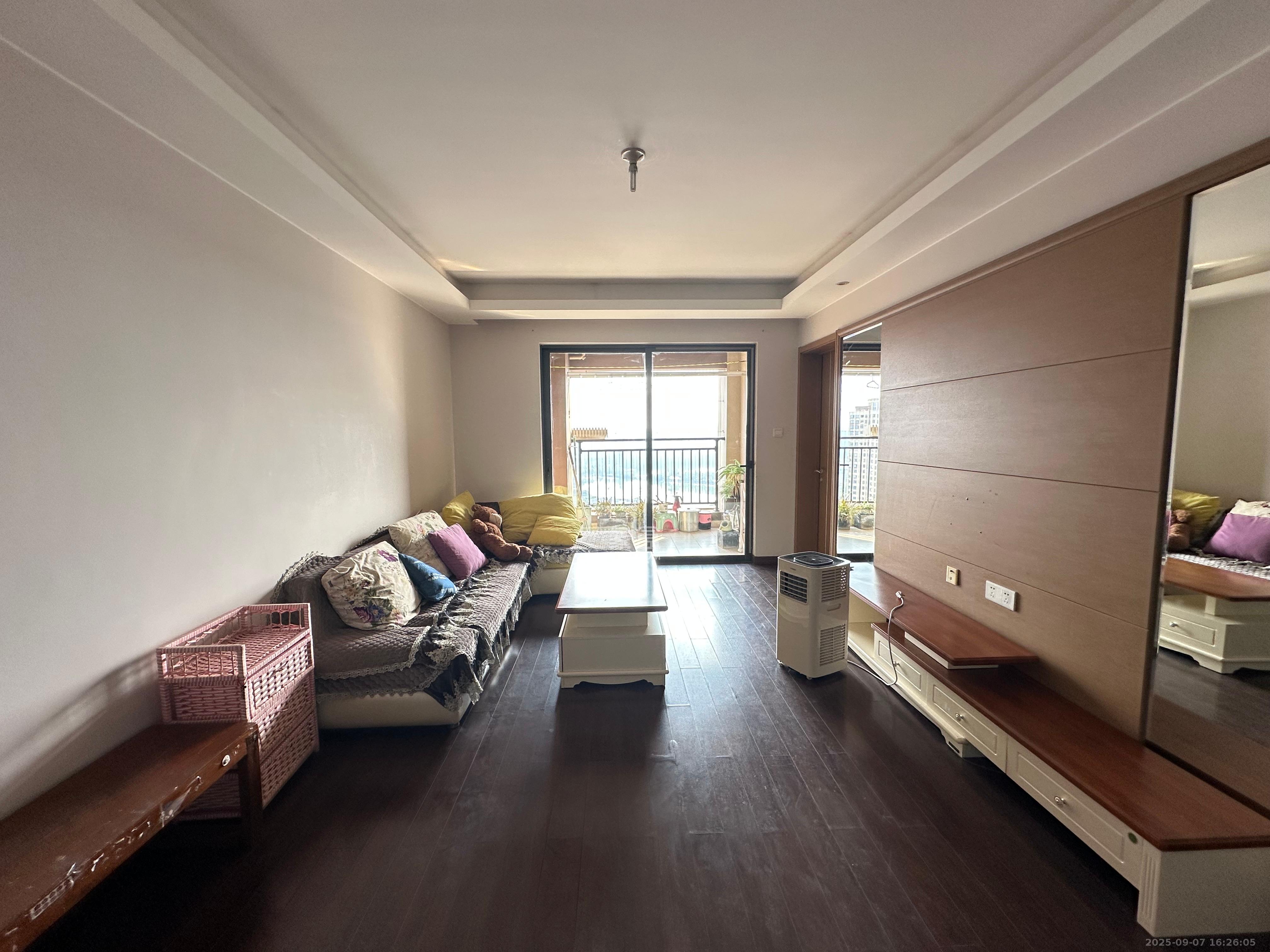 万科白鹭郡  3室2厅1卫    2700.0元/月 万科白鹭郡  3室2厅1卫    2700.0元/月