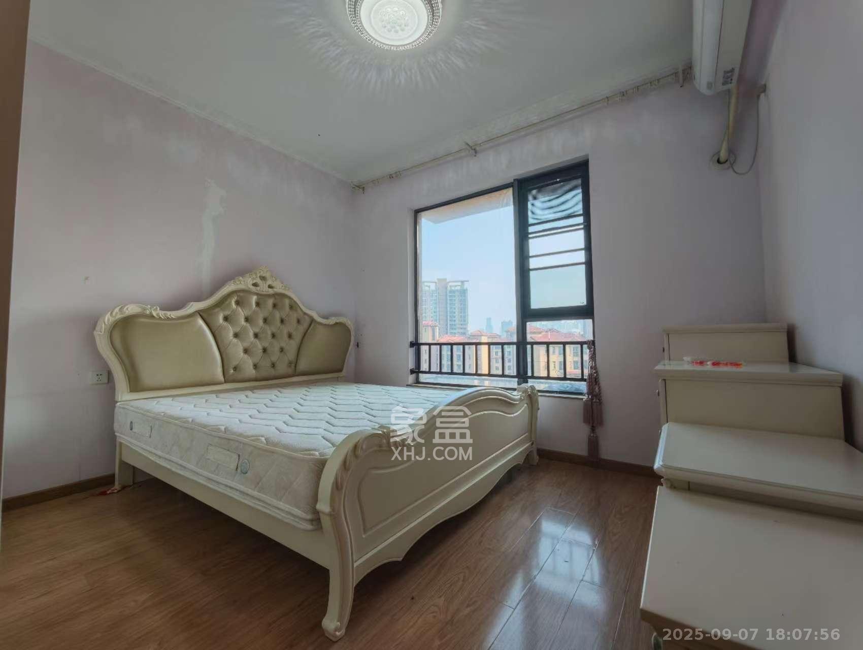 珠江郦城薰衣道  3室2厅1卫    2800.0元/月 珠江郦城薰衣道  3室2厅1卫    2800.0元/月室内图