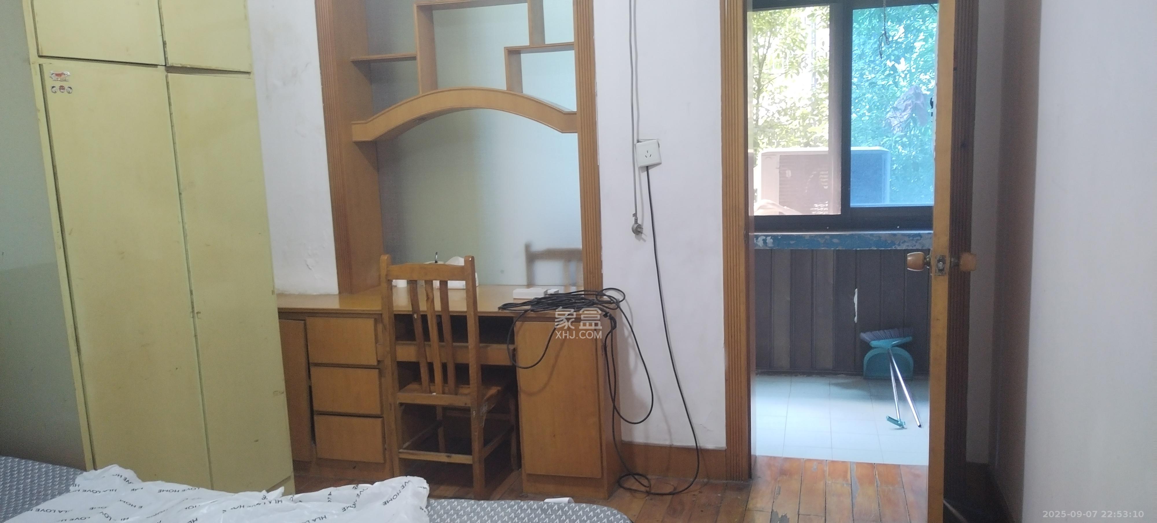 南园小区  2室1厅1卫   1300.00元/月室内图
