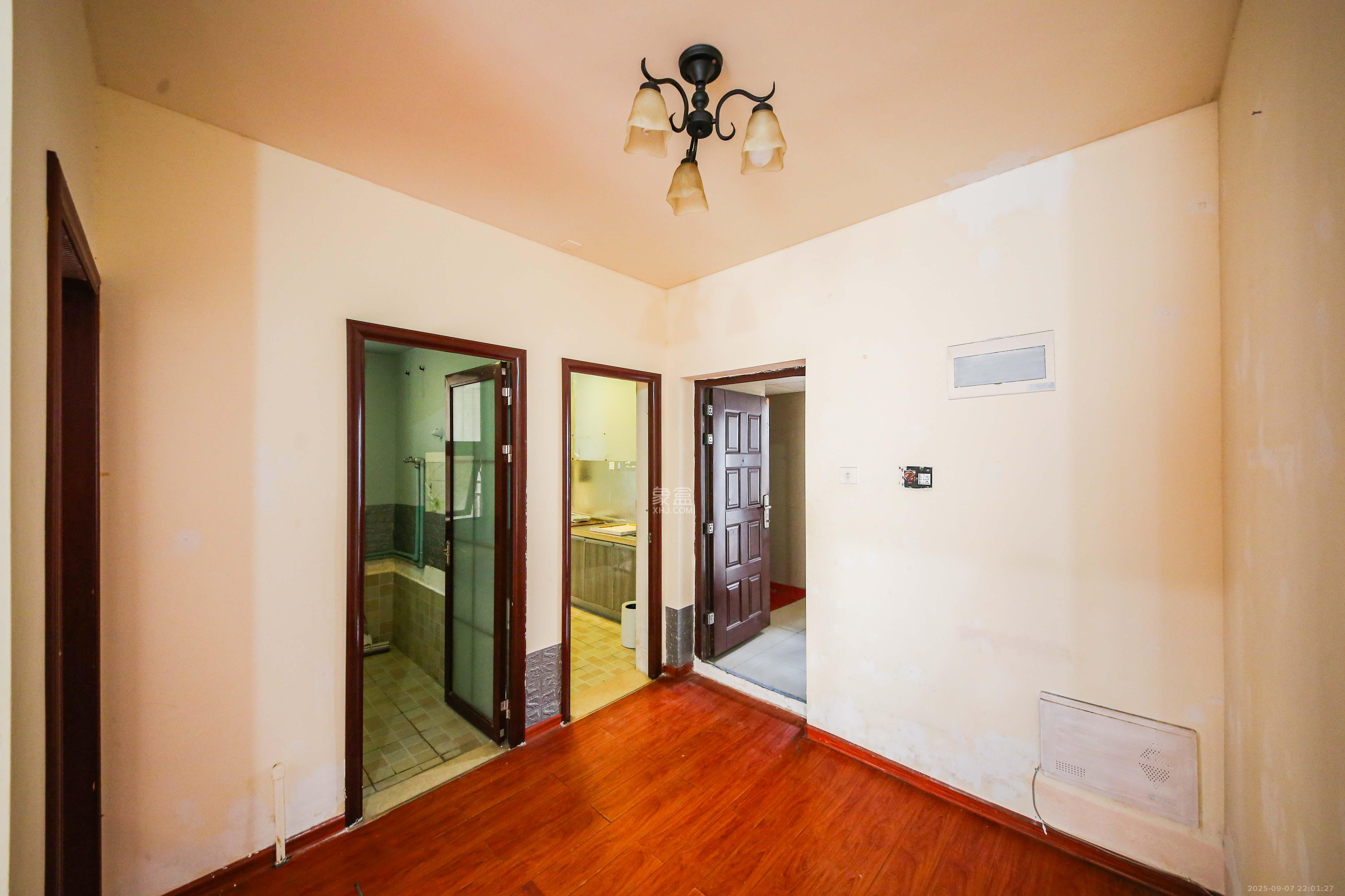 文景领秀 2室2厅1卫 69.9万 文景领秀 2室2厅1卫 69.9万客厅