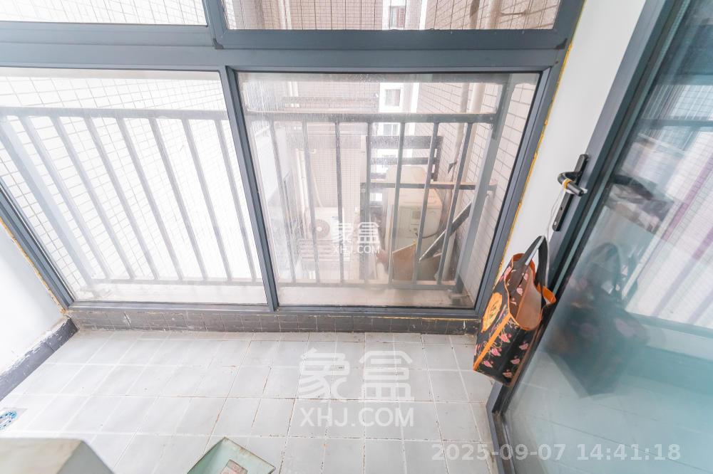 恒基凯旋门三期  3室2厅1卫    2500.0元/月室内图