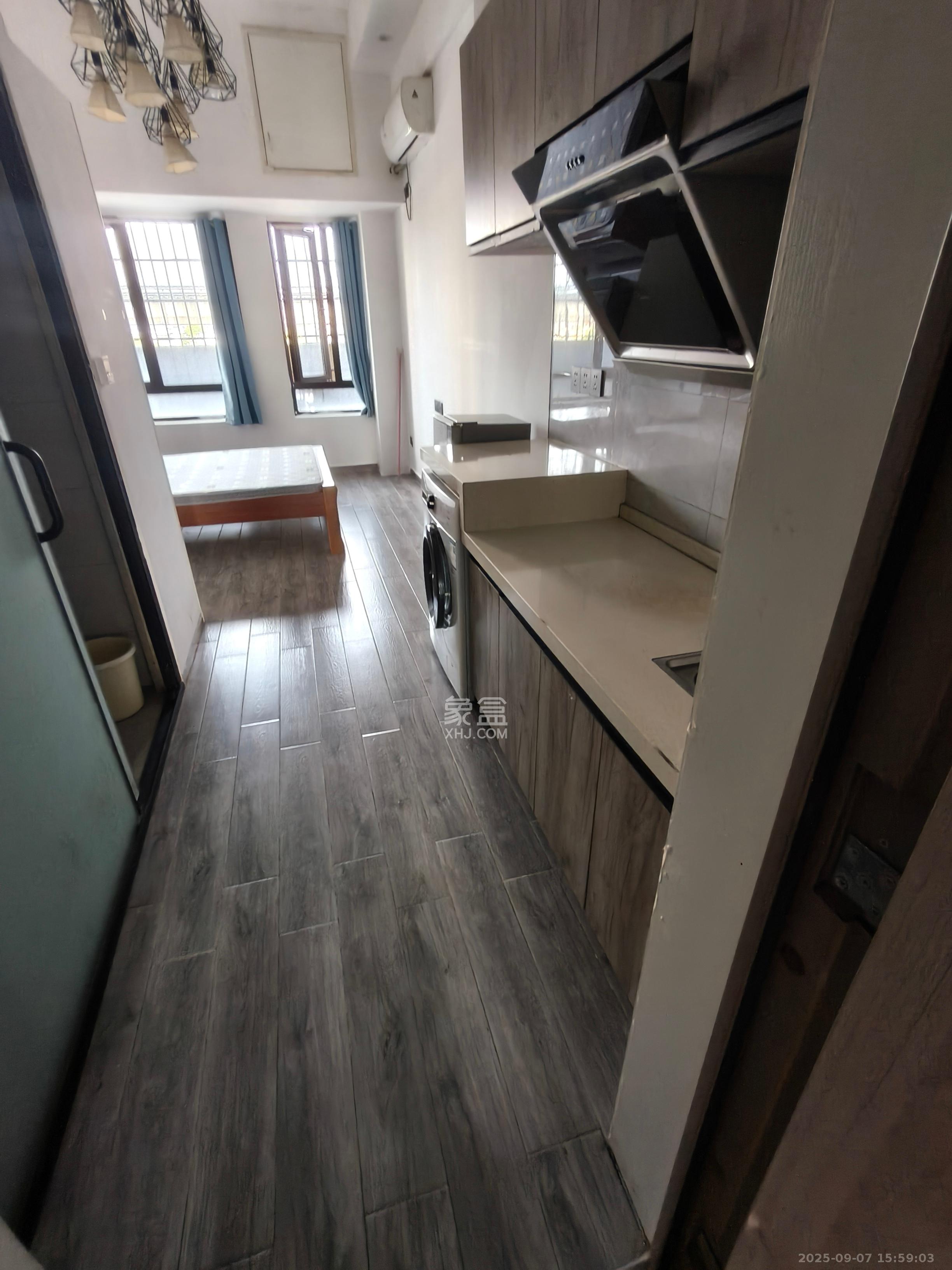 鸿润嘉园 1室1厅1卫 1000.0元/月 鸿润嘉园 1室1厅1卫 1000.0元/月室内图