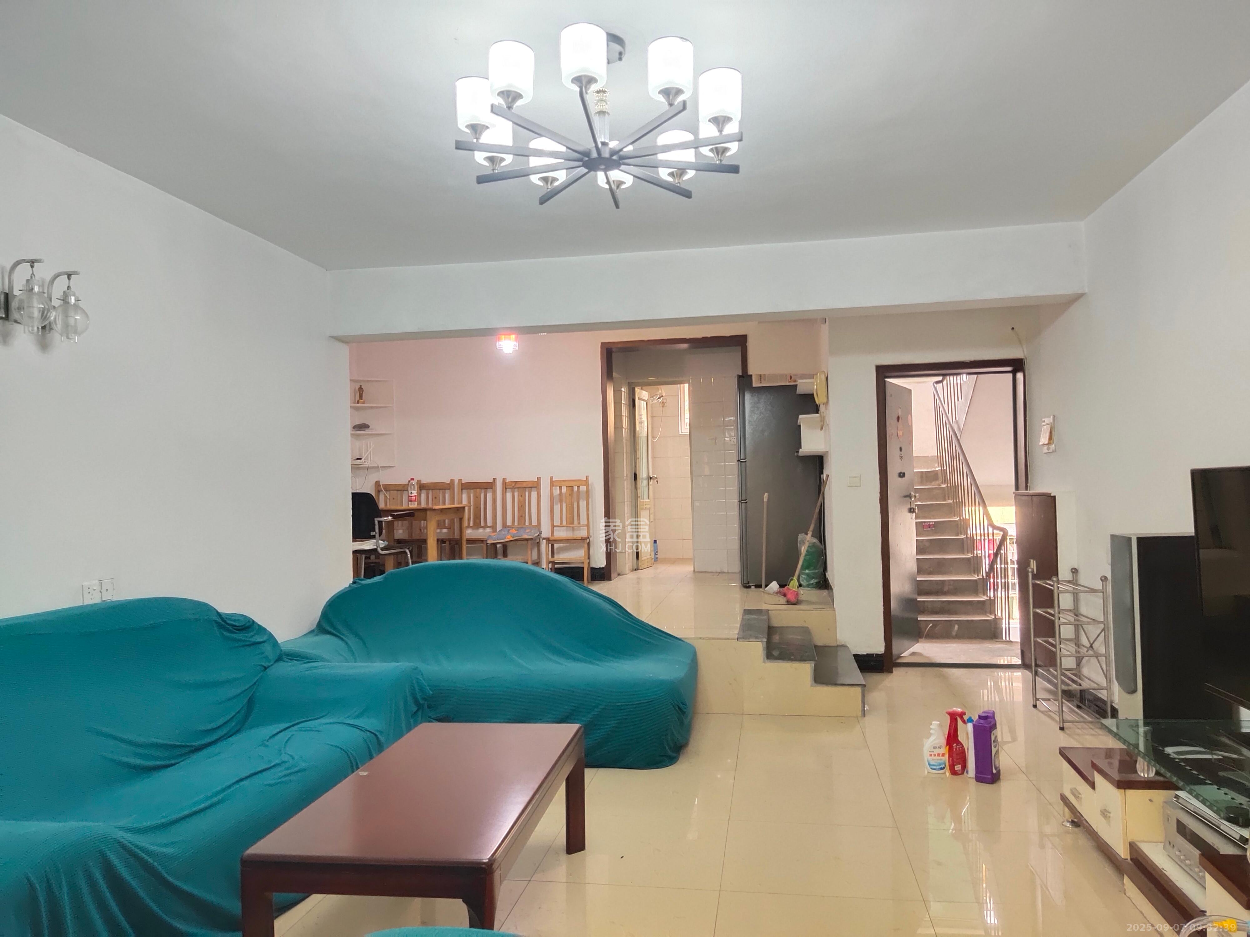 御景龙城  3室2厅2卫    1900.0元/月室内图